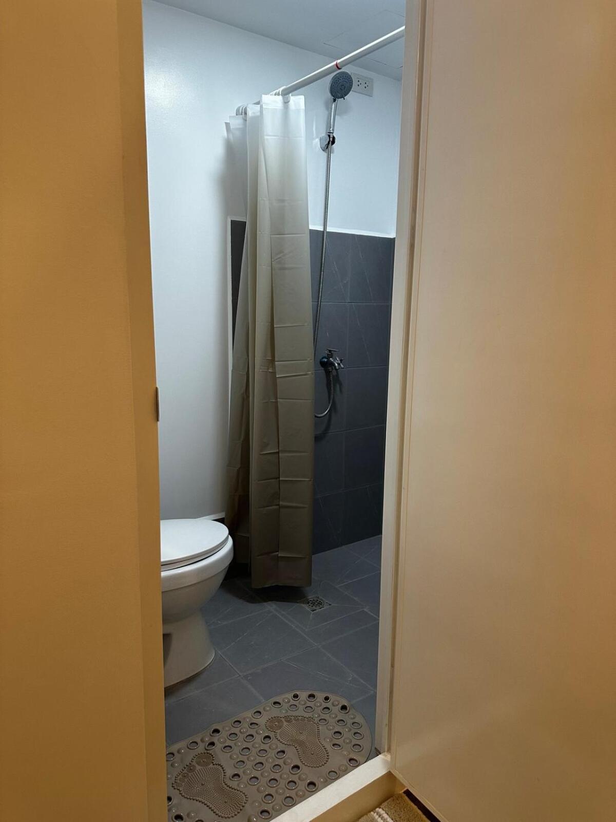 Bloq Residences Sikatuna 2 Unit 1616