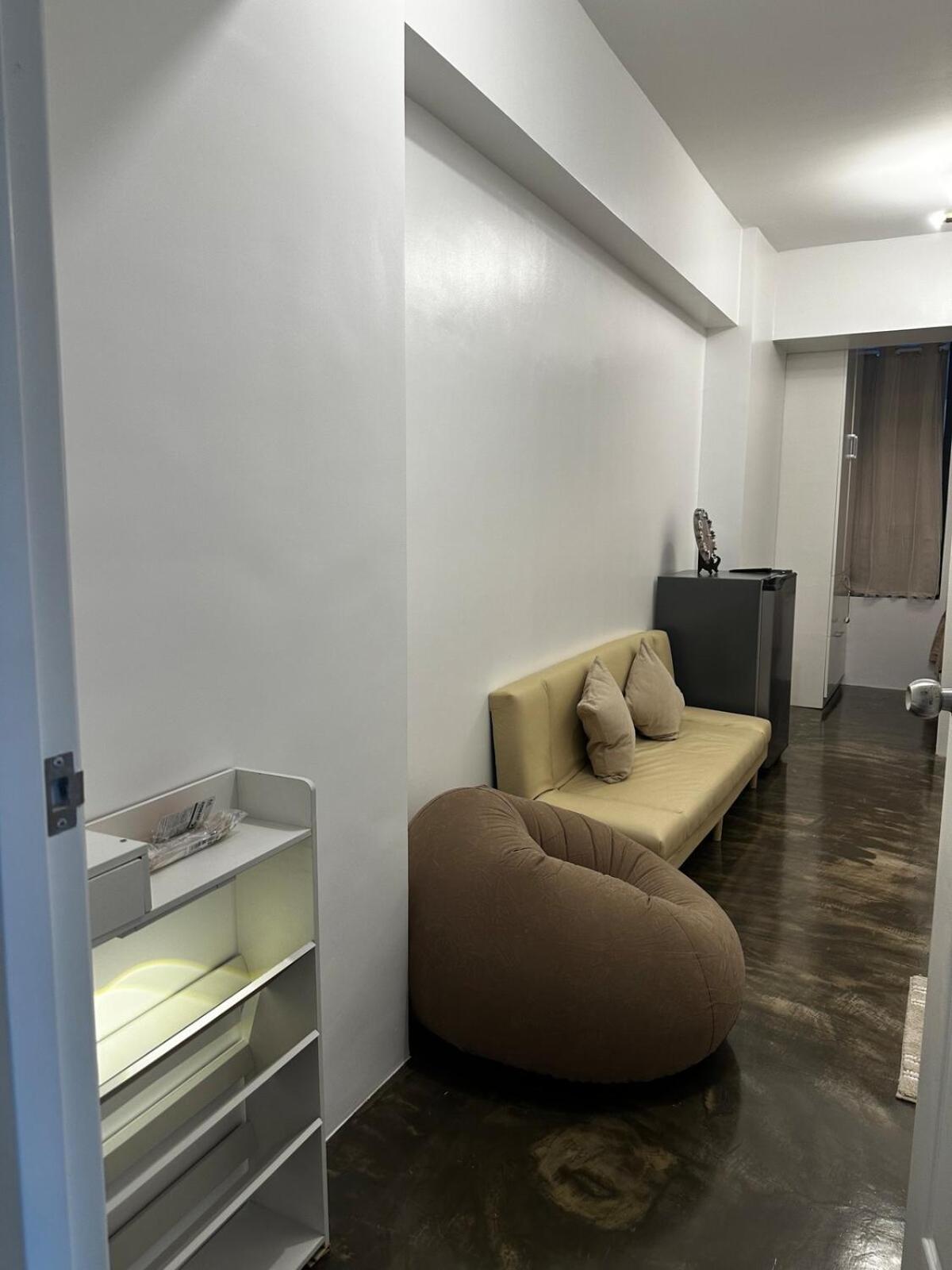 Bloq Residences Sikatuna 2 Unit 1616 Apartment
