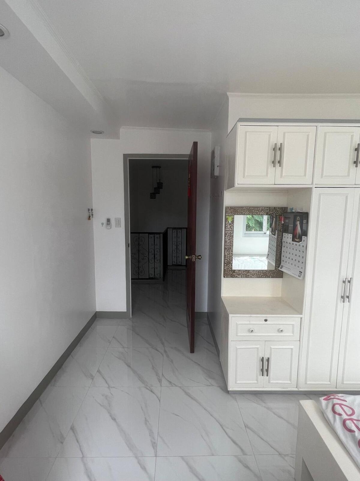 Bahay bakasyunan Richwood Two Story Townhome Compostela Breakfast Offered Compostela (Cebu)