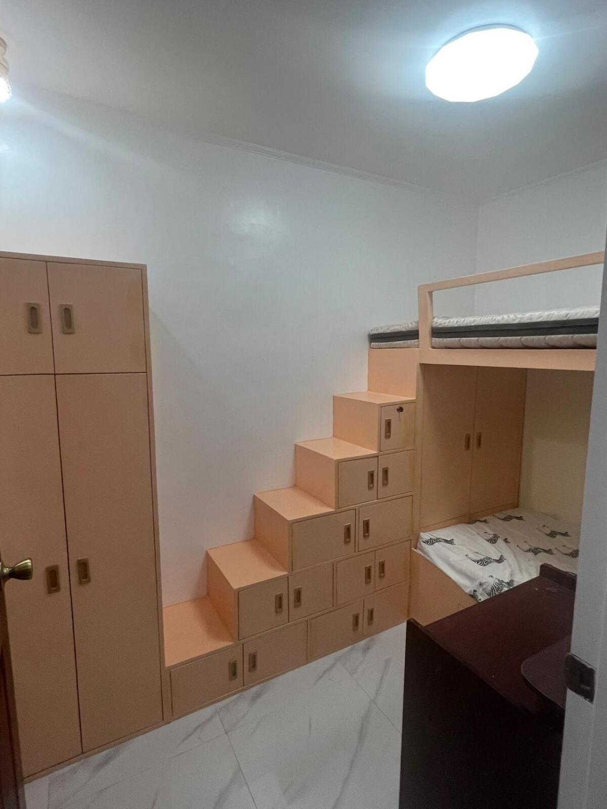 Bahay bakasyunan Richwood Two Story Townhome Compostela Breakfast Offered *