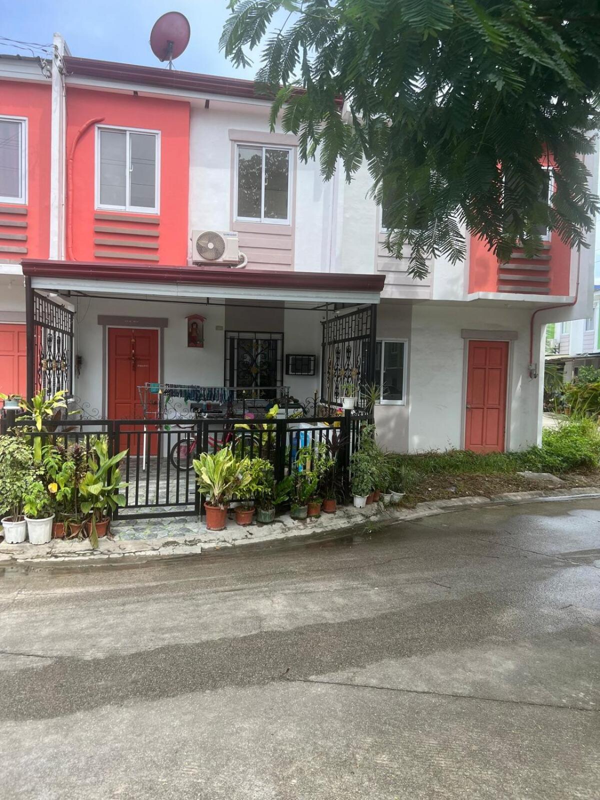 Richwood Two Story Townhome Compostela Breakfast Offered Bahay bakasyunan *