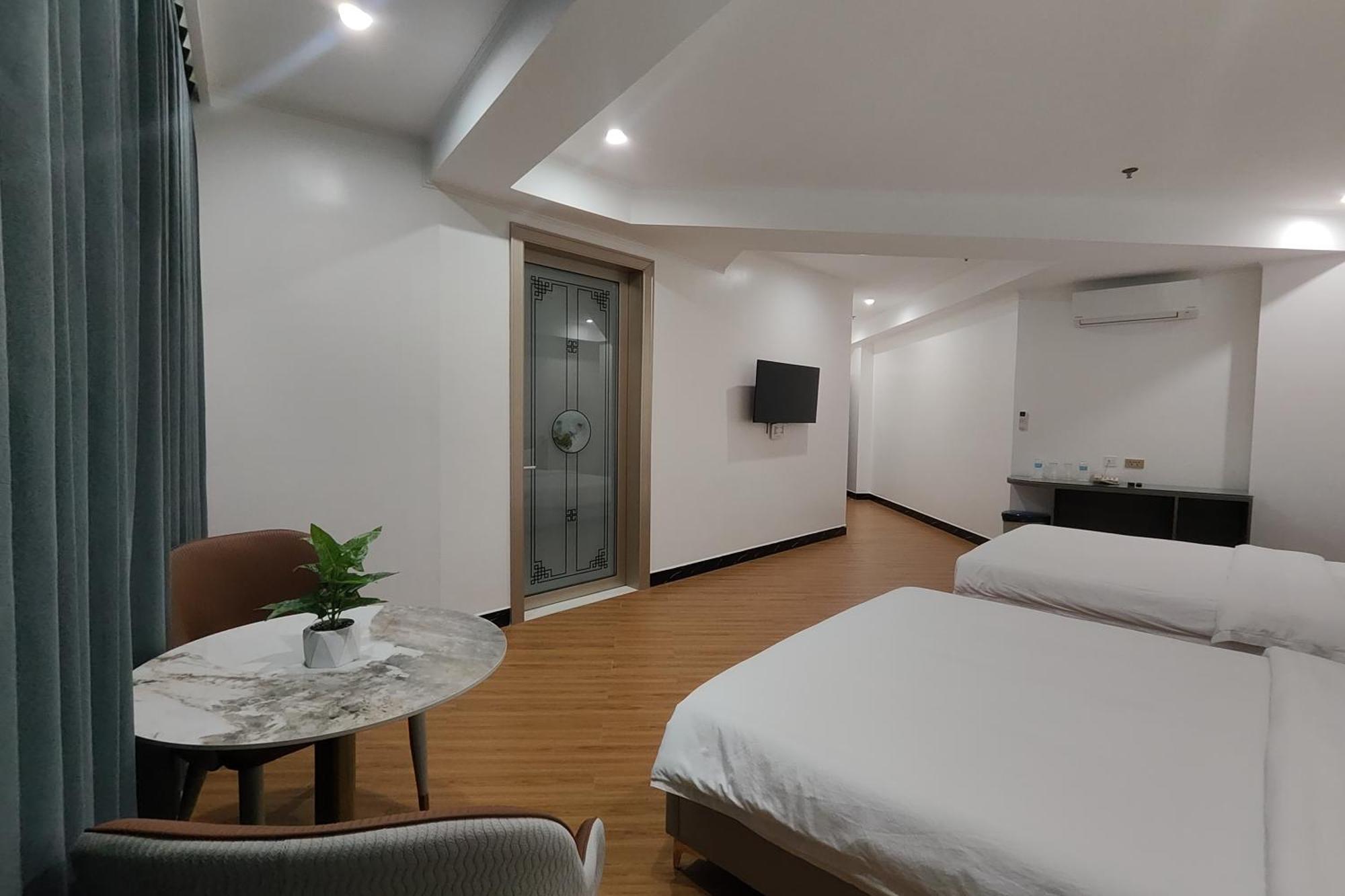 Mactan Grand Golden Near Airport Hotel 2*