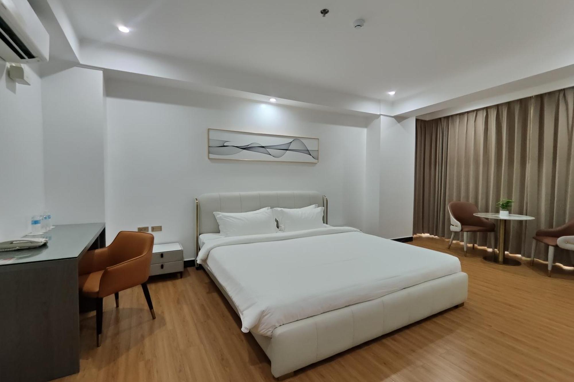 Hotel Mactan Grand Golden Near Airport 2*