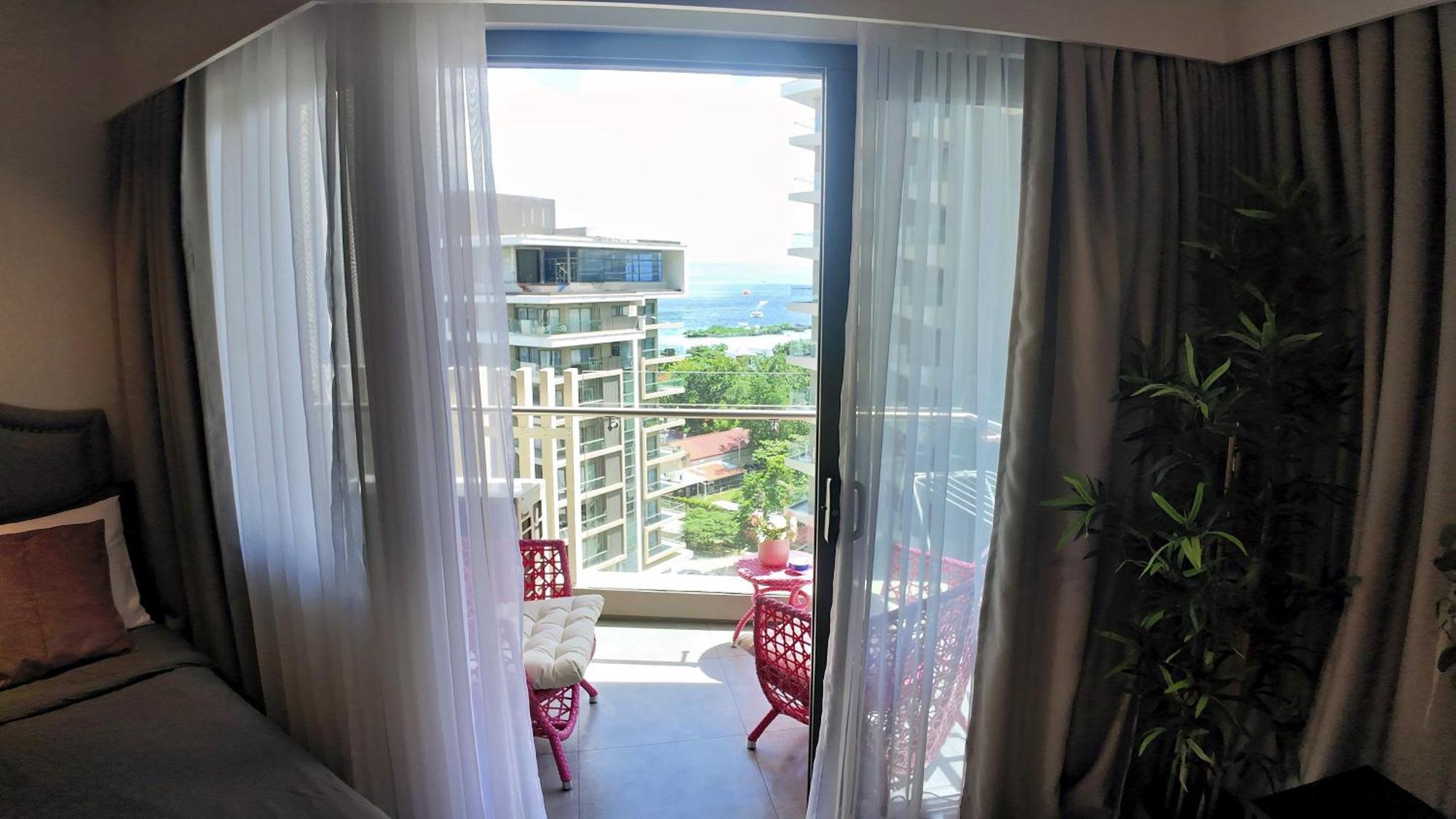 Apartment Dominiks Pink Dream Balcony Ocean View Balcony Fast-wifi At Tambuli High Floor