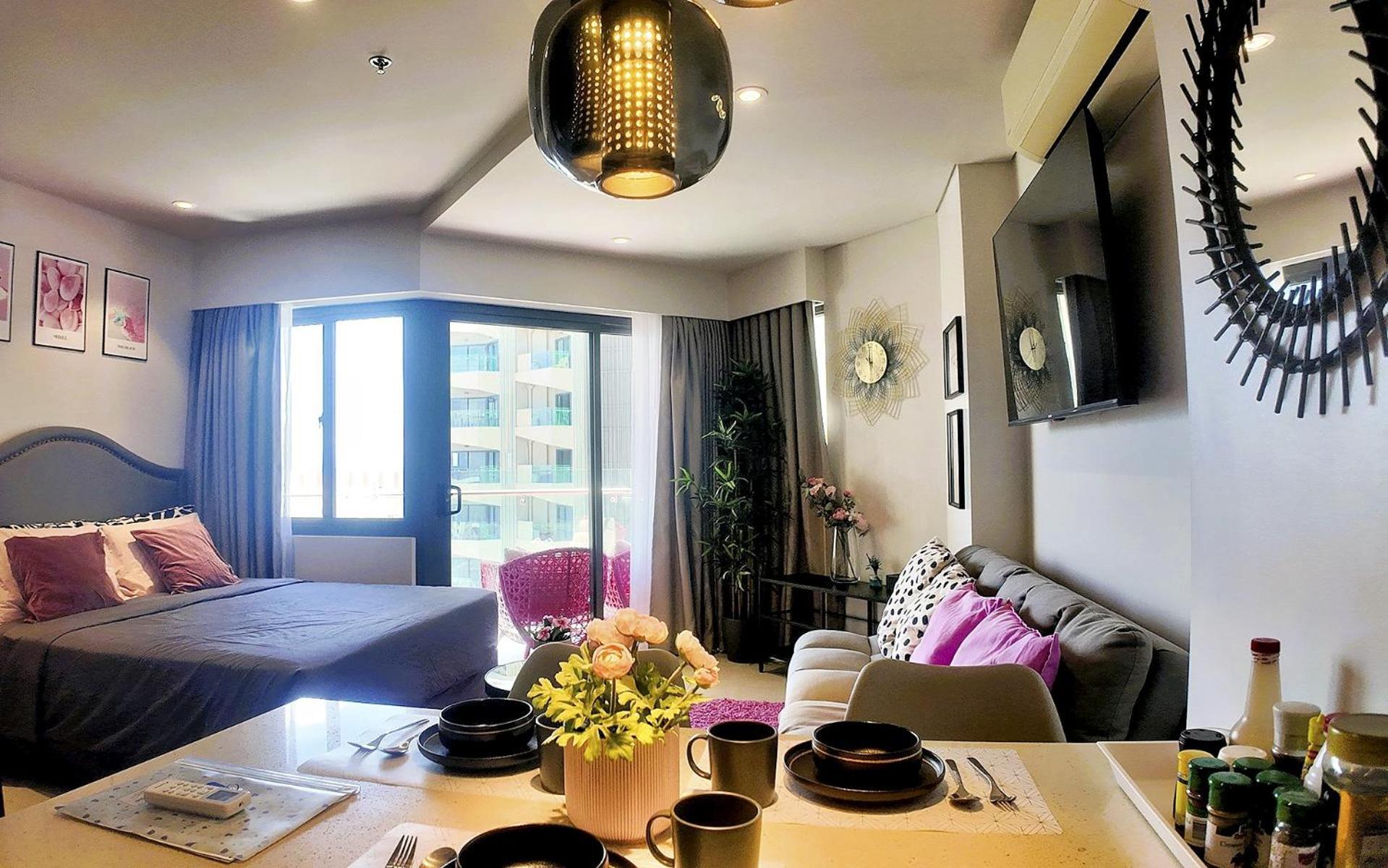 Dominiks Pink Dream Balcony Ocean View Balcony Fast-wifi At Tambuli High Floor