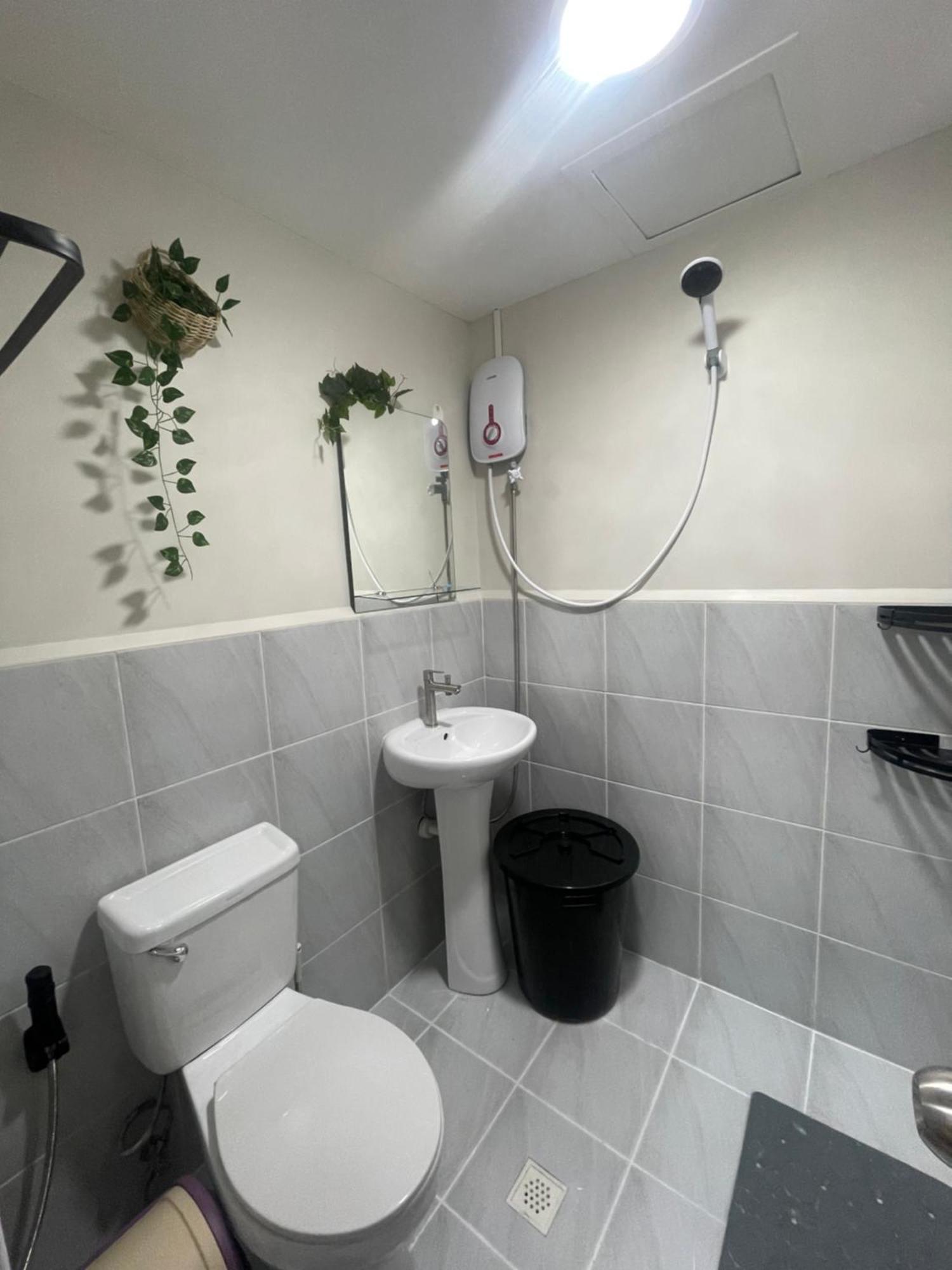 Near Airport, Cclex Balcony Pool View Guest house Lapu-Lapu City