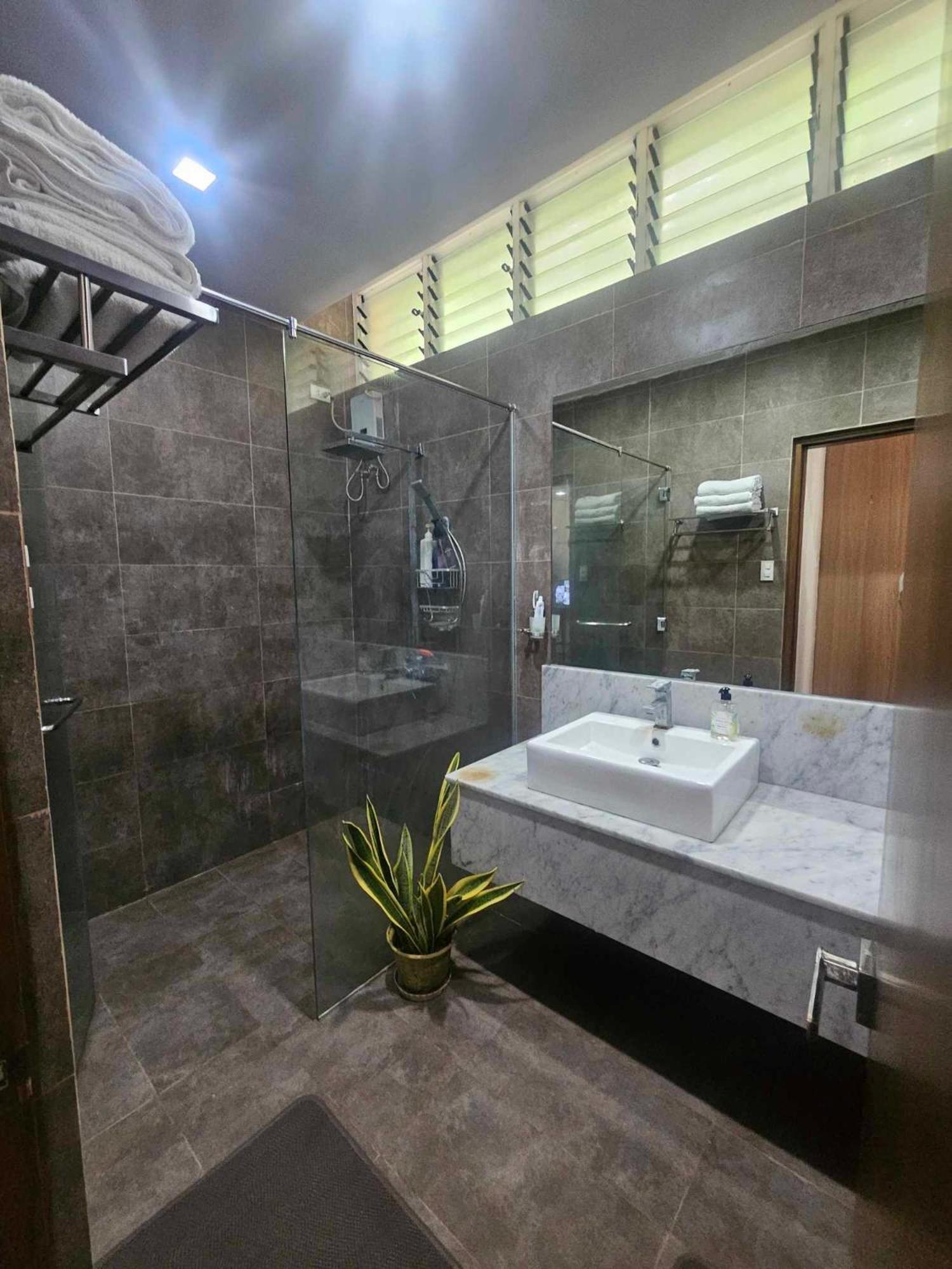 Bed & Breakfast A T Queen Logon