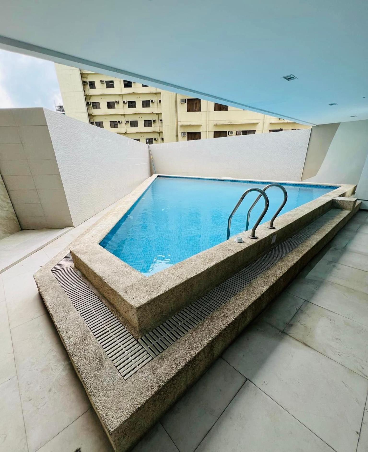 Near Ayala In Cityscape Grand Tower *