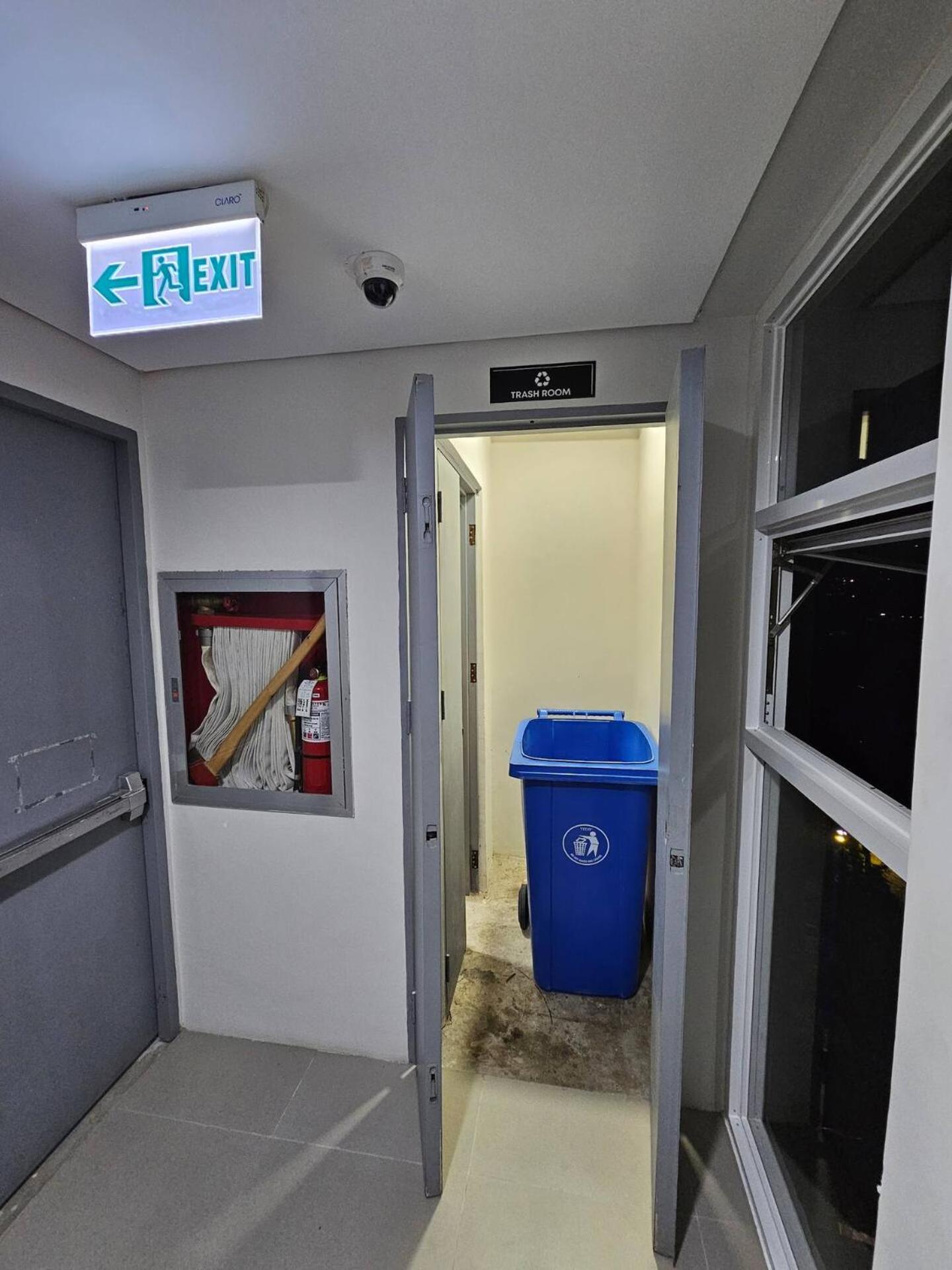 Elegant With Balcony Unit 625 - 6th Floor - Near Ateneo De Cebu - High Speed Internet - Northwoods Place Mandaue City