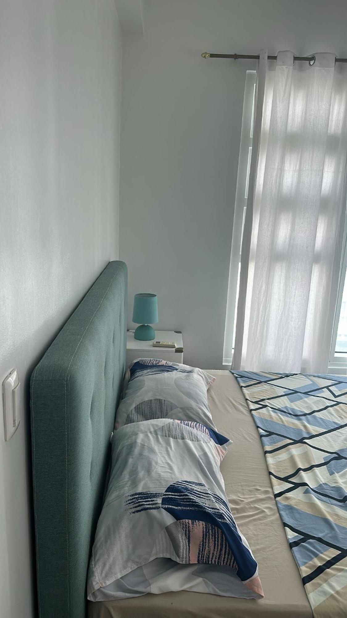 Cozy 2 Bedroom In A Prime Area Apartment *