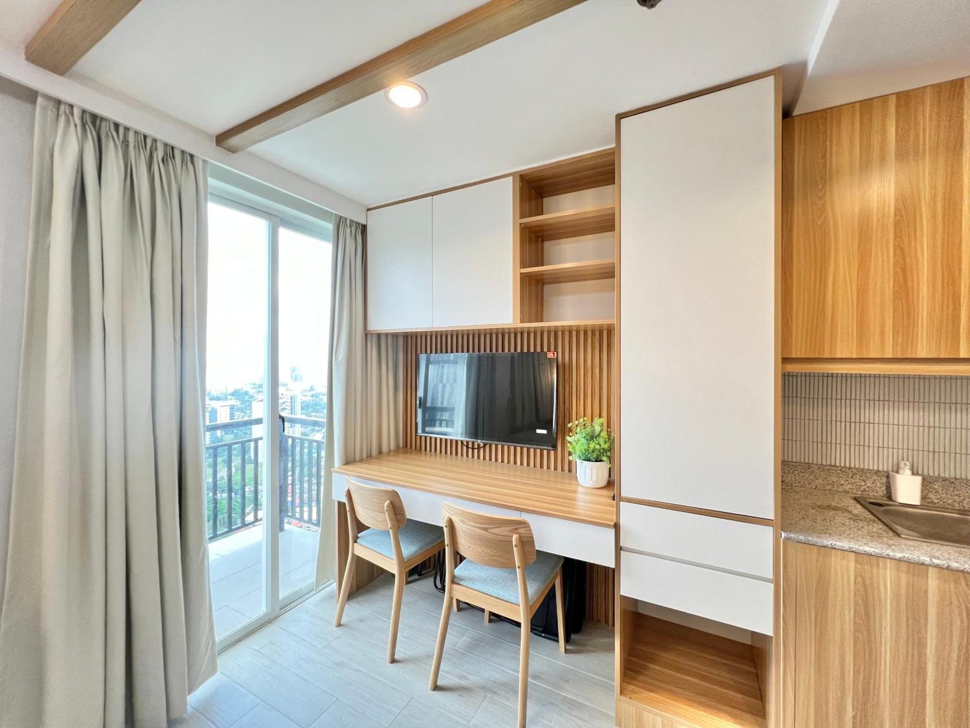 Near Ayala In Cityscape Grand Tower Aparthotel Cebu