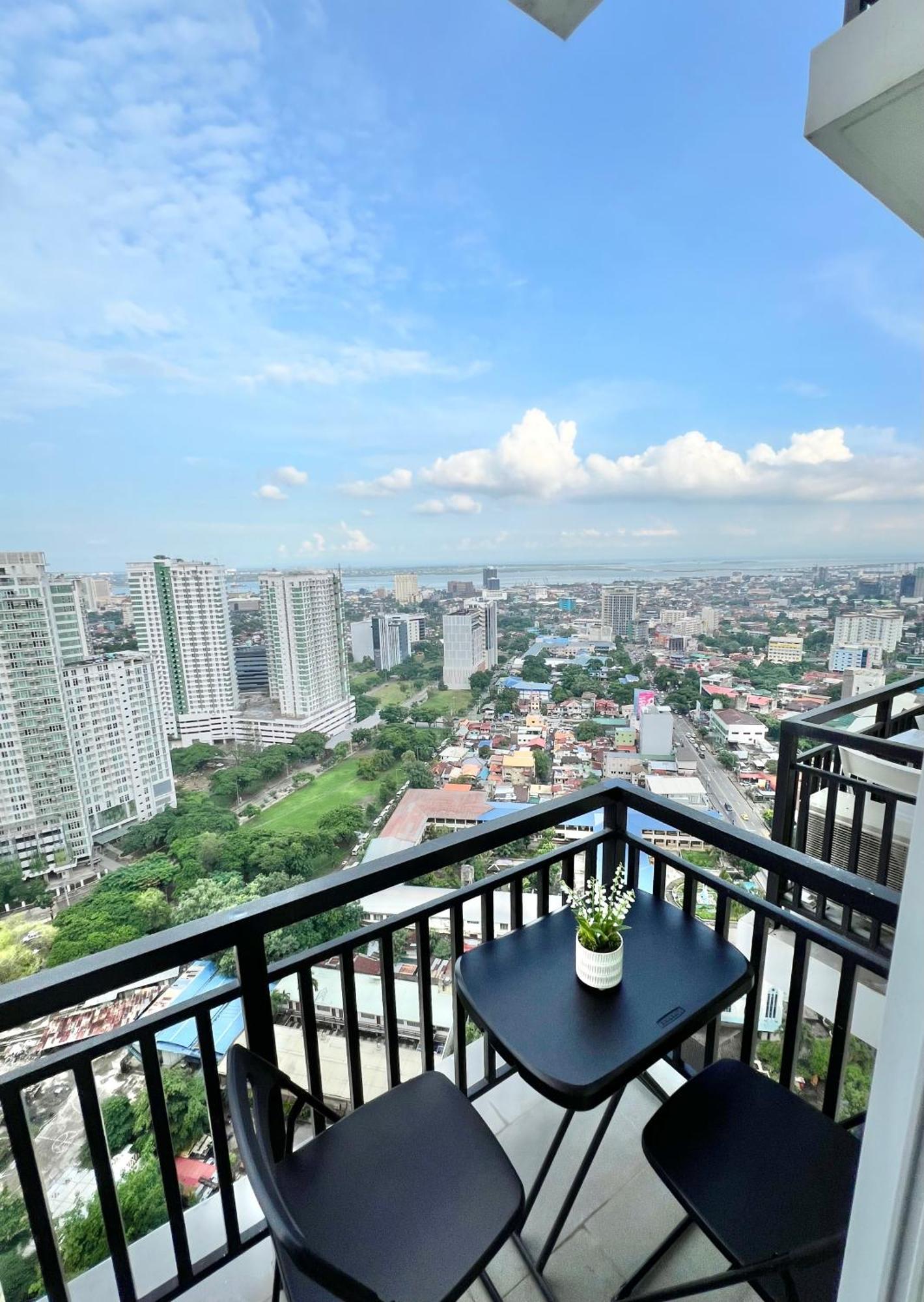Aparthotel Near Ayala In Cityscape Grand Tower Cebu