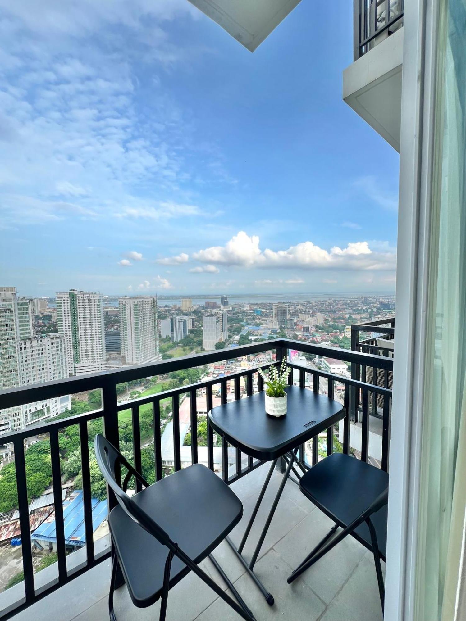 Near Ayala In Cityscape Grand Tower Aparthotel *