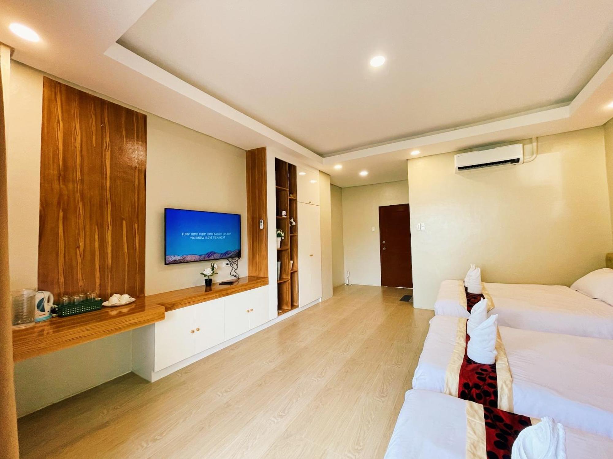 De Cairos Mountain And Ocean View