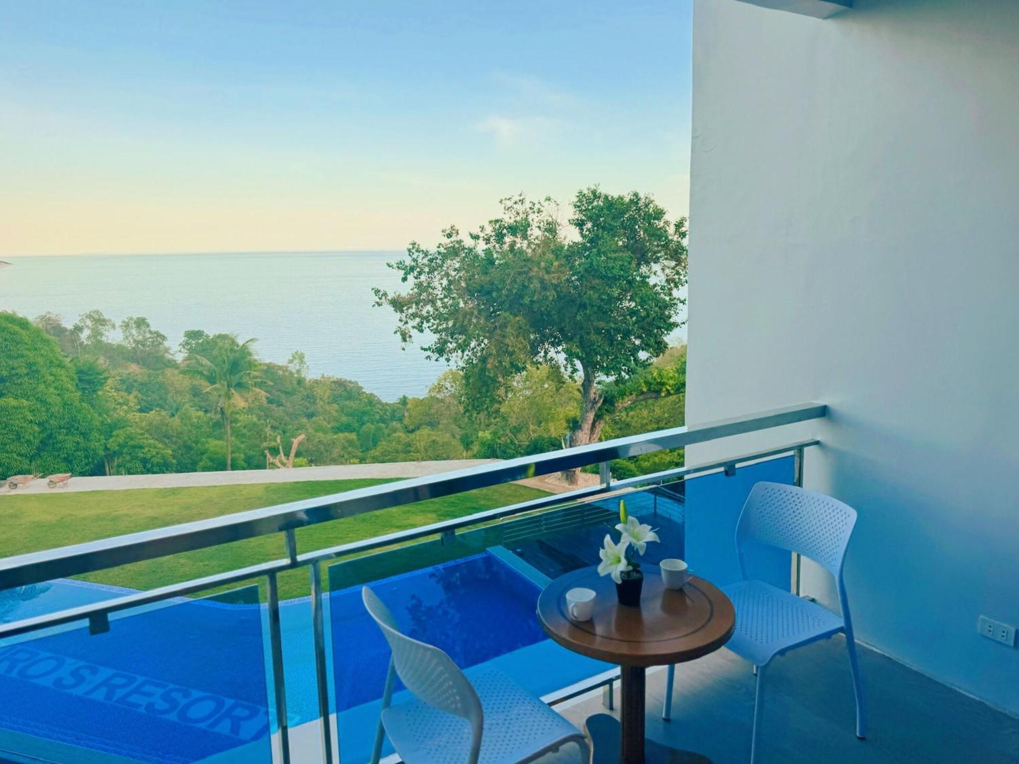 De Cairos Mountain And Ocean View