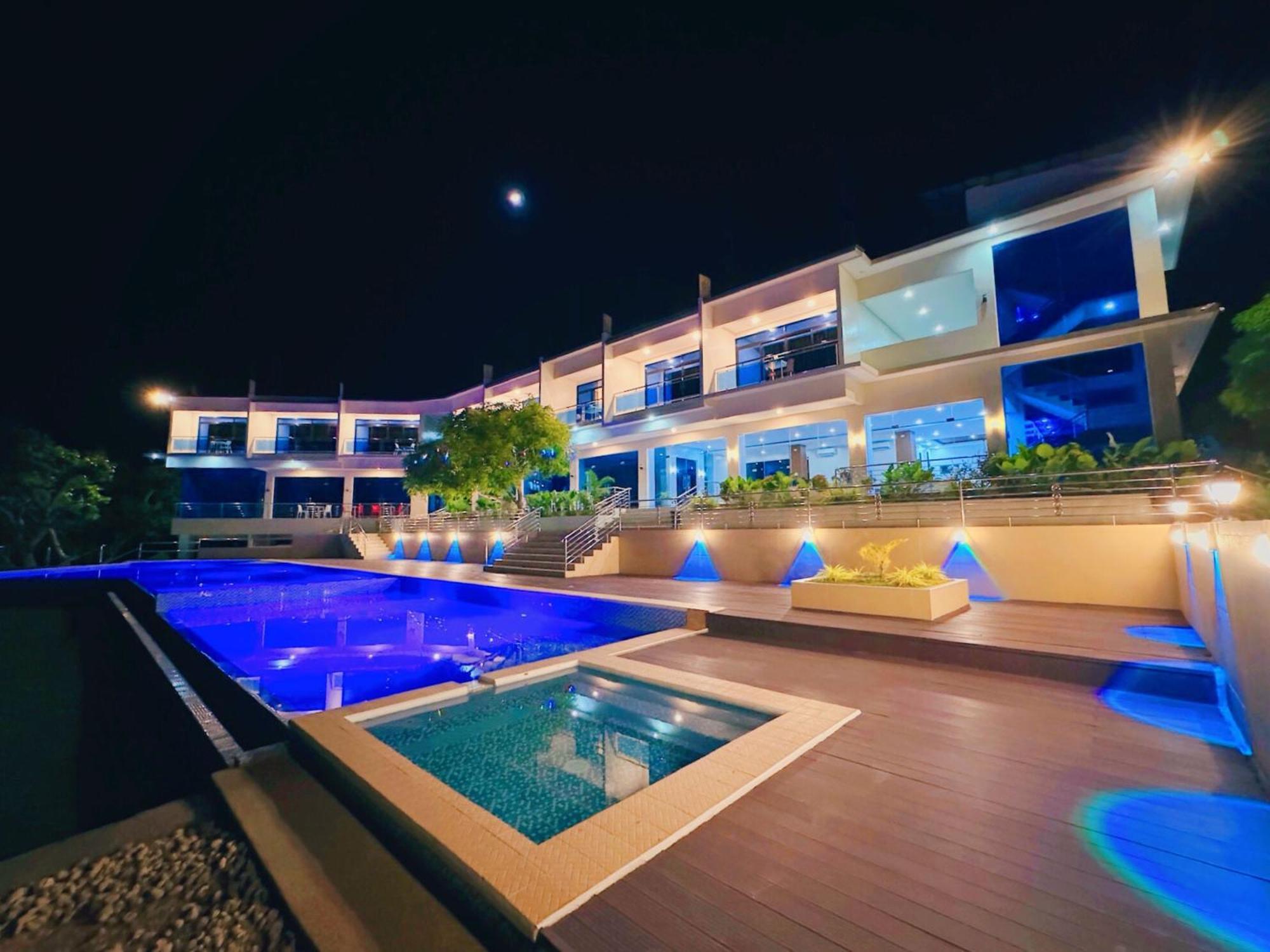 Resort De Cairos Mountain And Ocean View