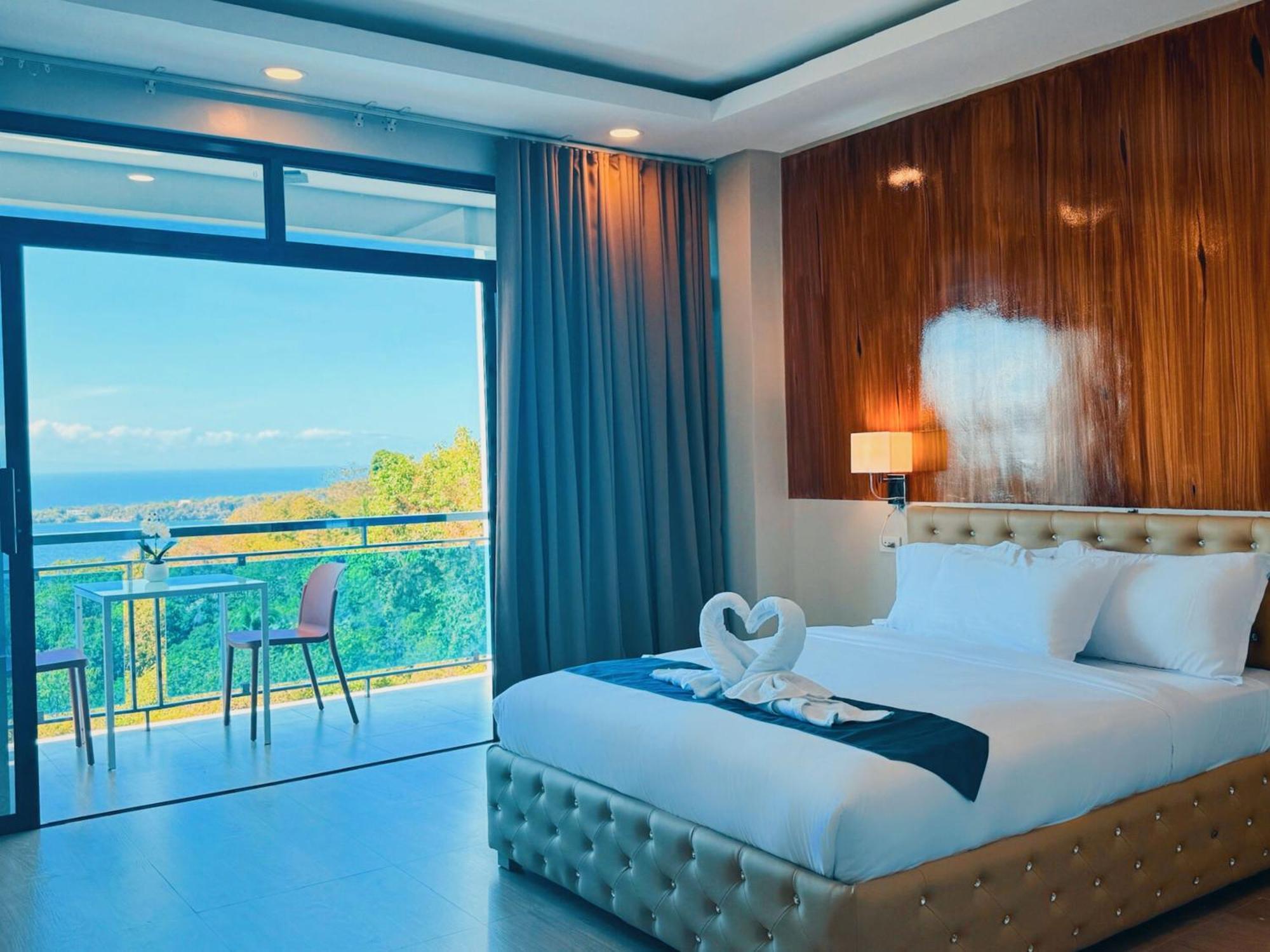 De Cairos Mountain And Ocean View Resort
