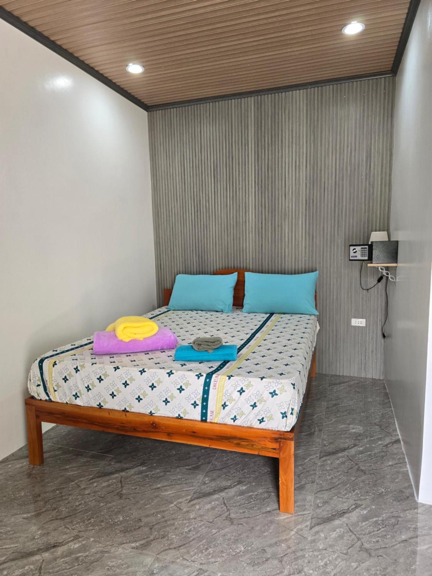 Mollucan Homestay Moalboal