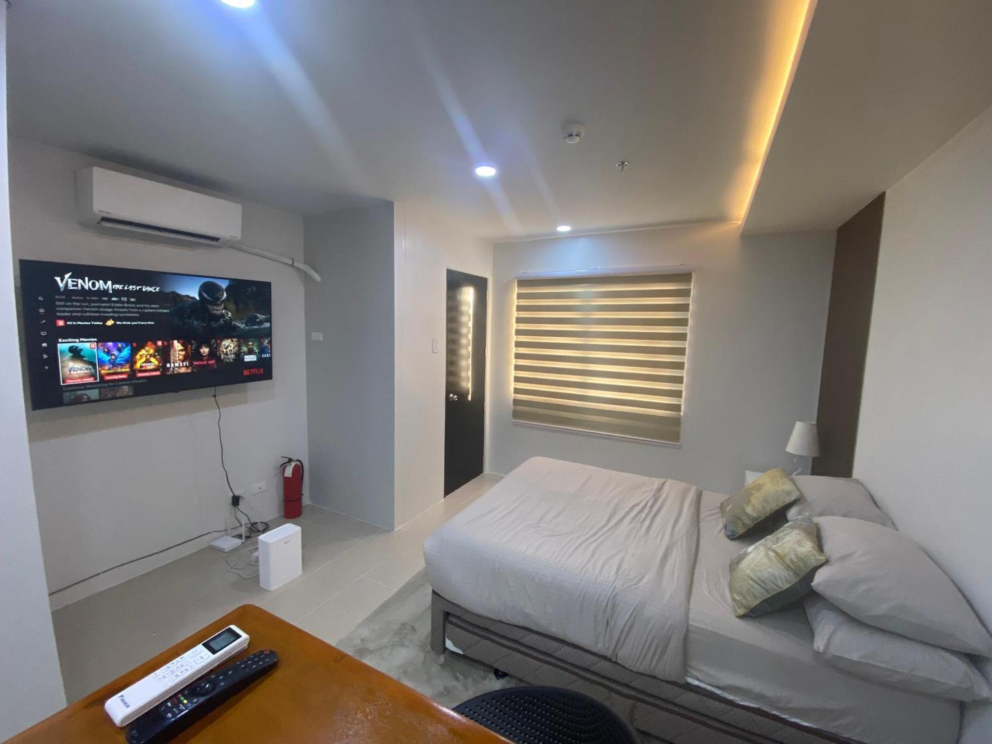 Llames Near Mactan Airport - Rustic & Spacious
