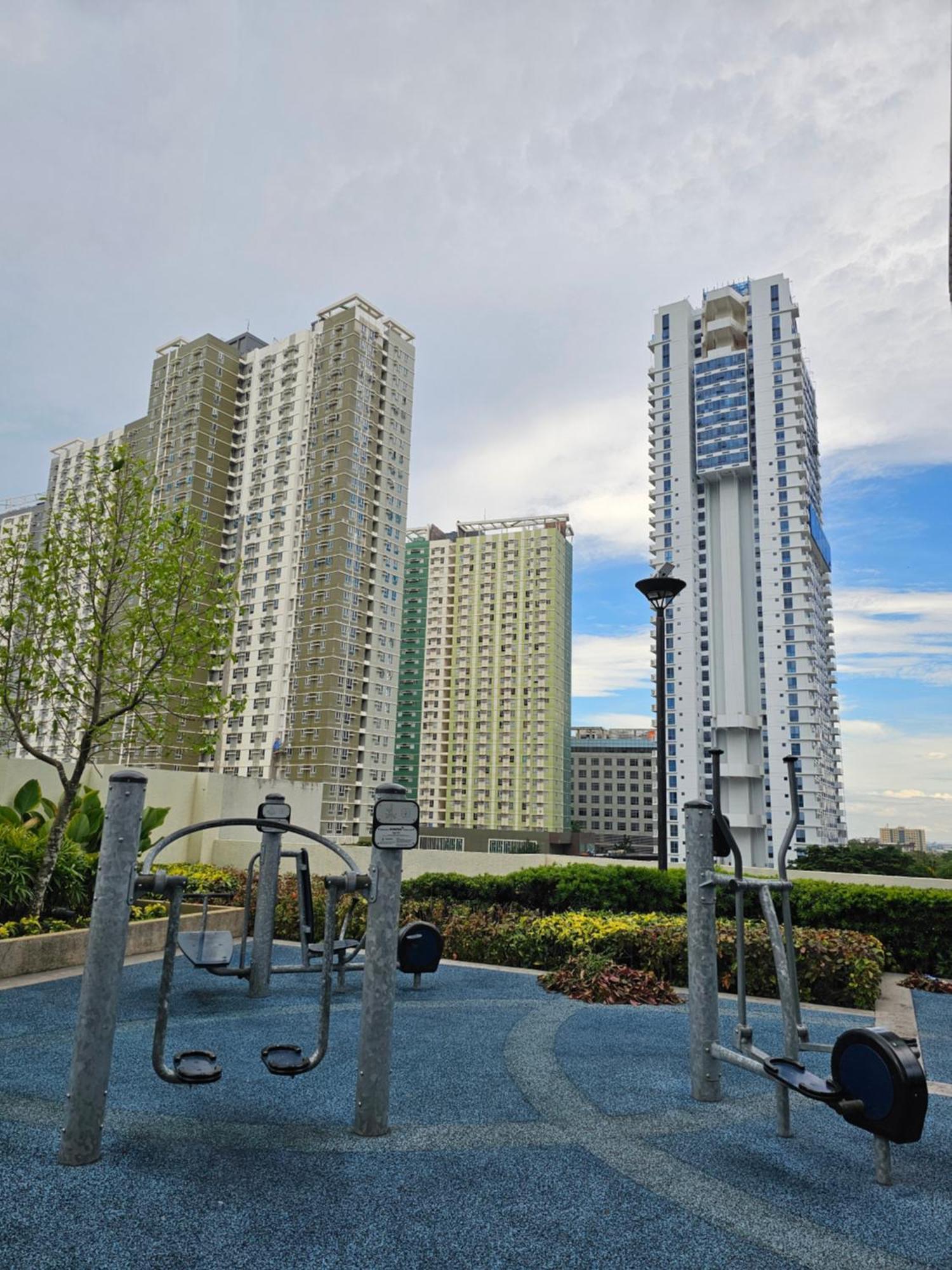 Apartment 20th Floor 1br It Park Unit Across Sugbo Mercado *