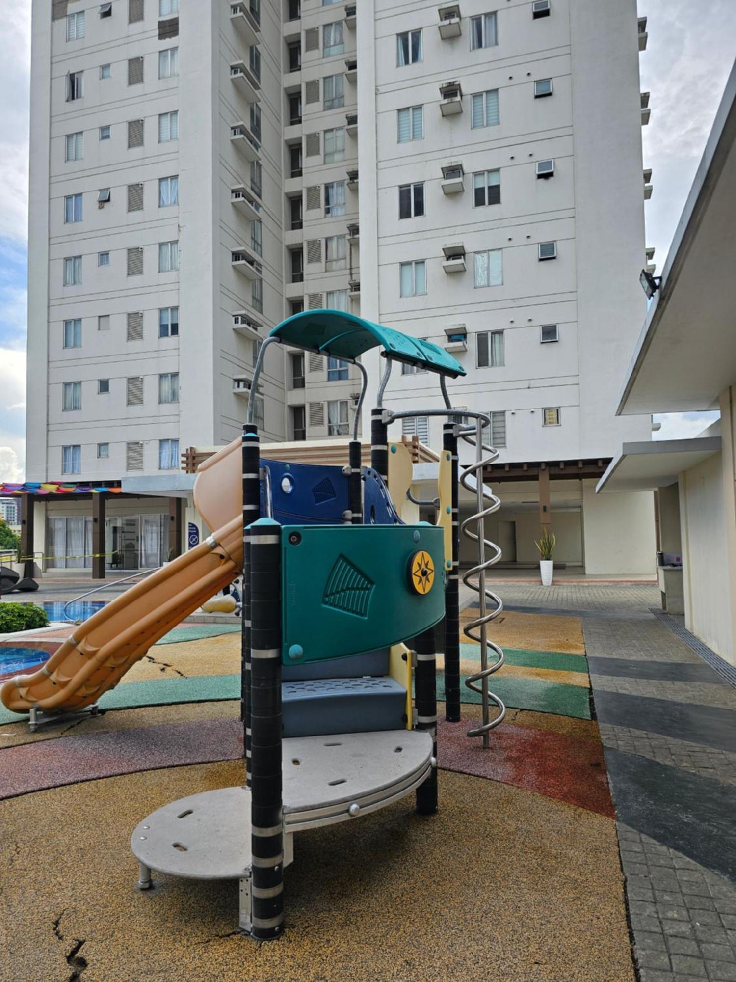20th Floor 1br It Park Unit Across Sugbo Mercado * Cebu