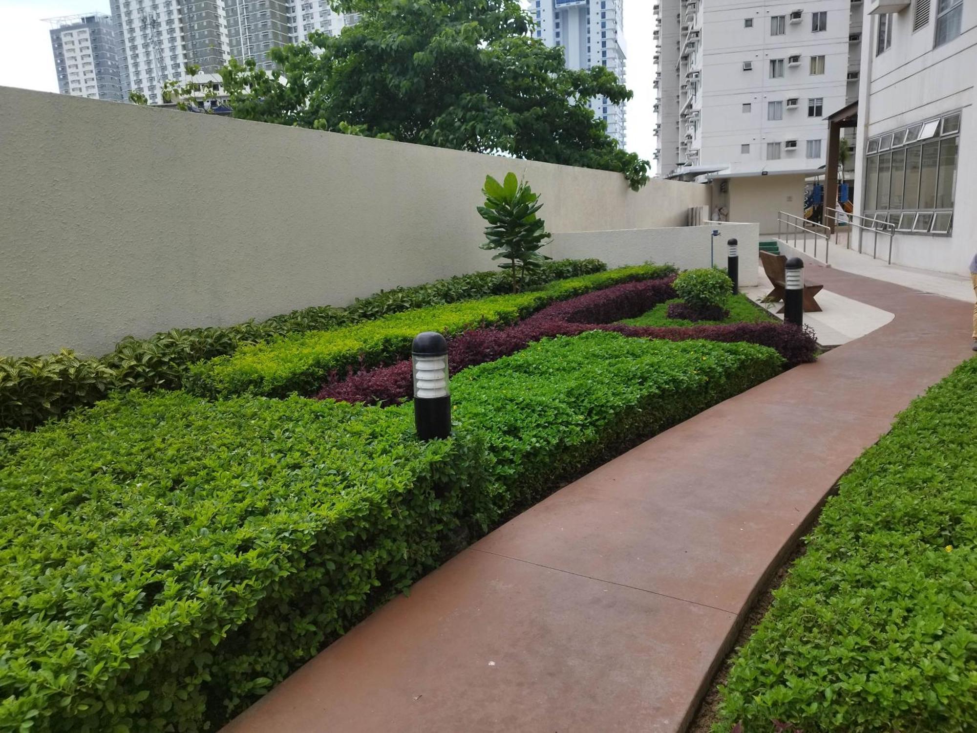 20th Floor 1br It Park Unit Across Sugbo Mercado Apartment Cebu