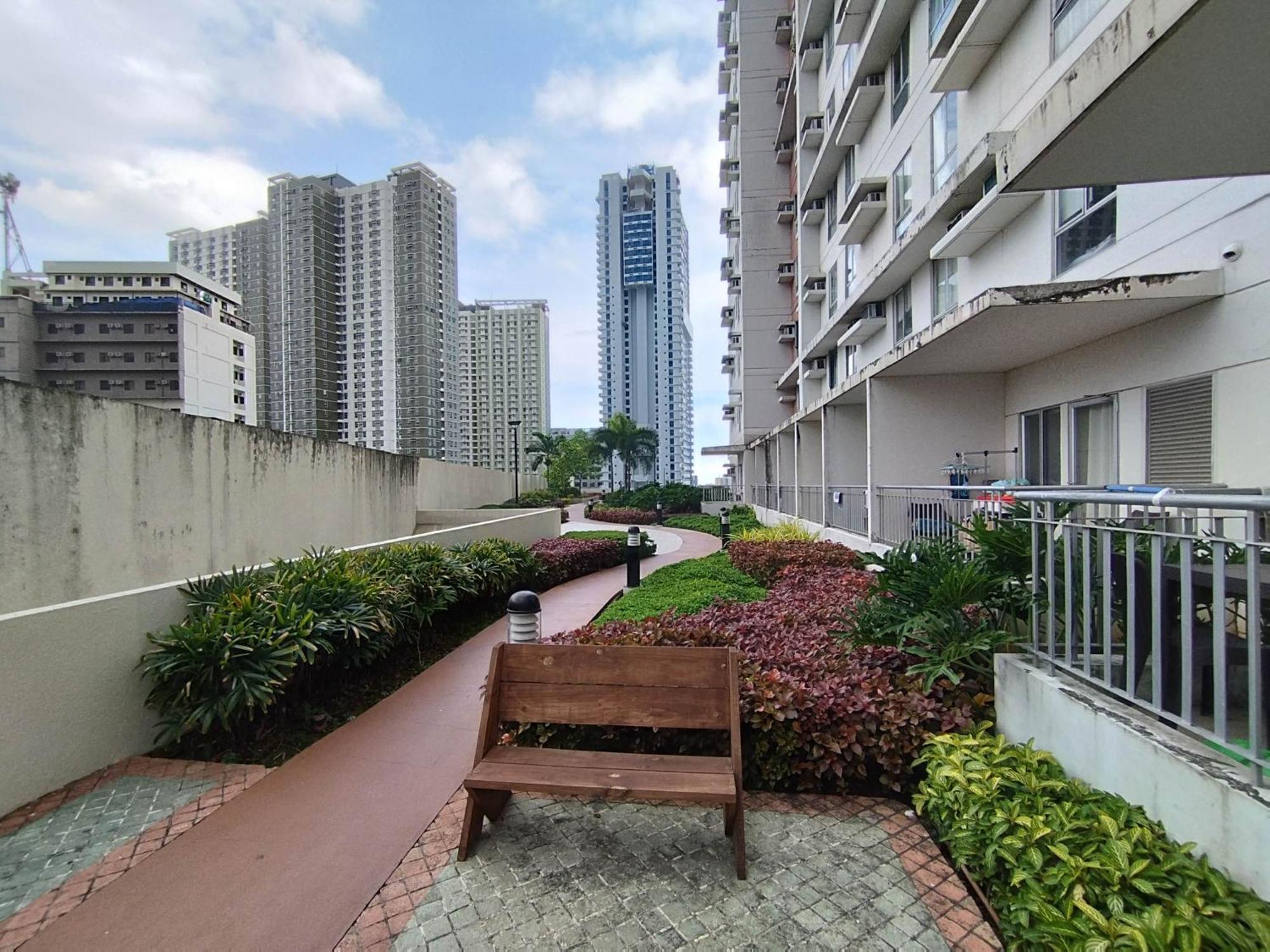 Apartment 20th Floor 1br It Park Unit Across Sugbo Mercado *
