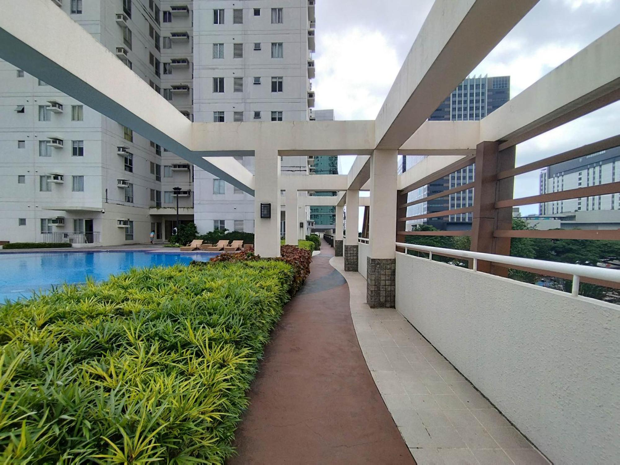 20th Floor 1br It Park Unit Across Sugbo Mercado * Cebu