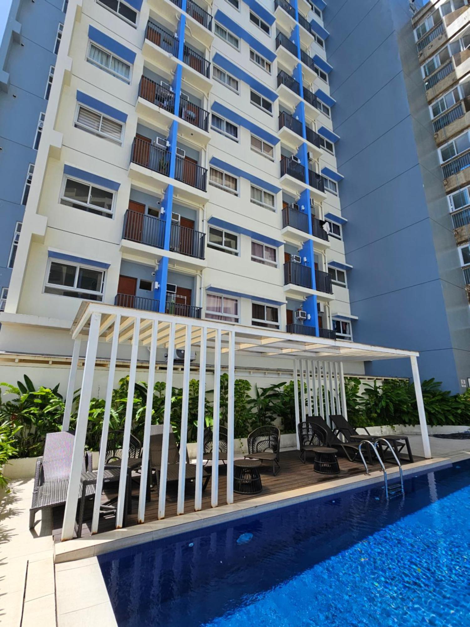Elegant With Balcony Unit 625 - 6th Floor - Near Ateneo De Cebu - High Speed Internet - Northwoods Place Aparthotel *
