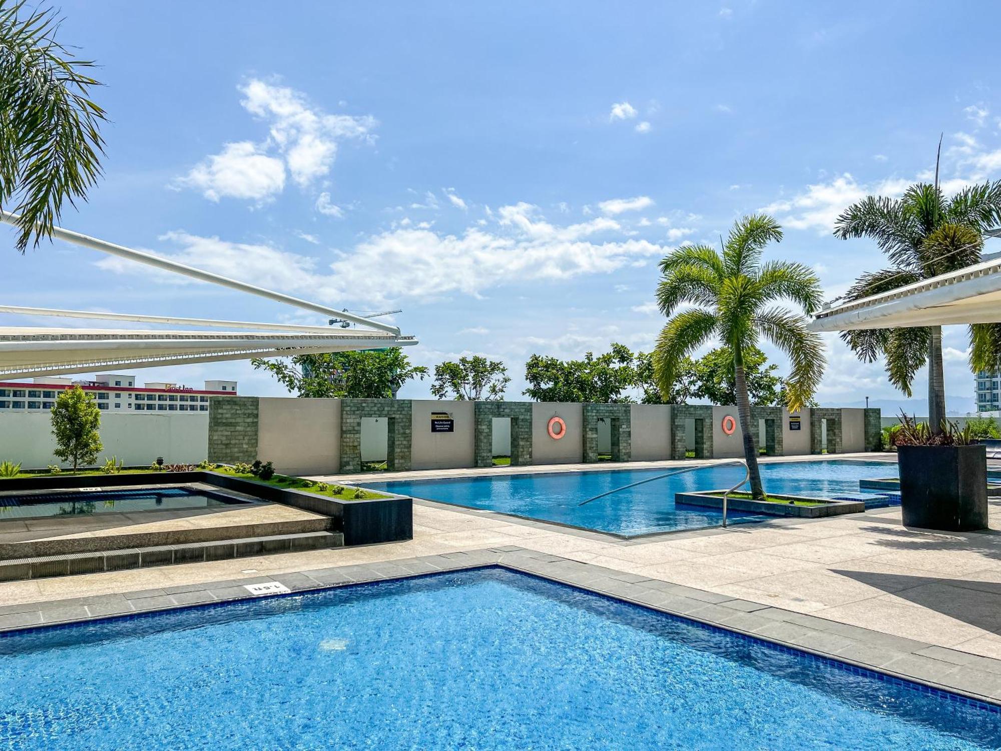 Modern 1br W Exclusive Pool Access Aparthotel Lapu-Lapu City