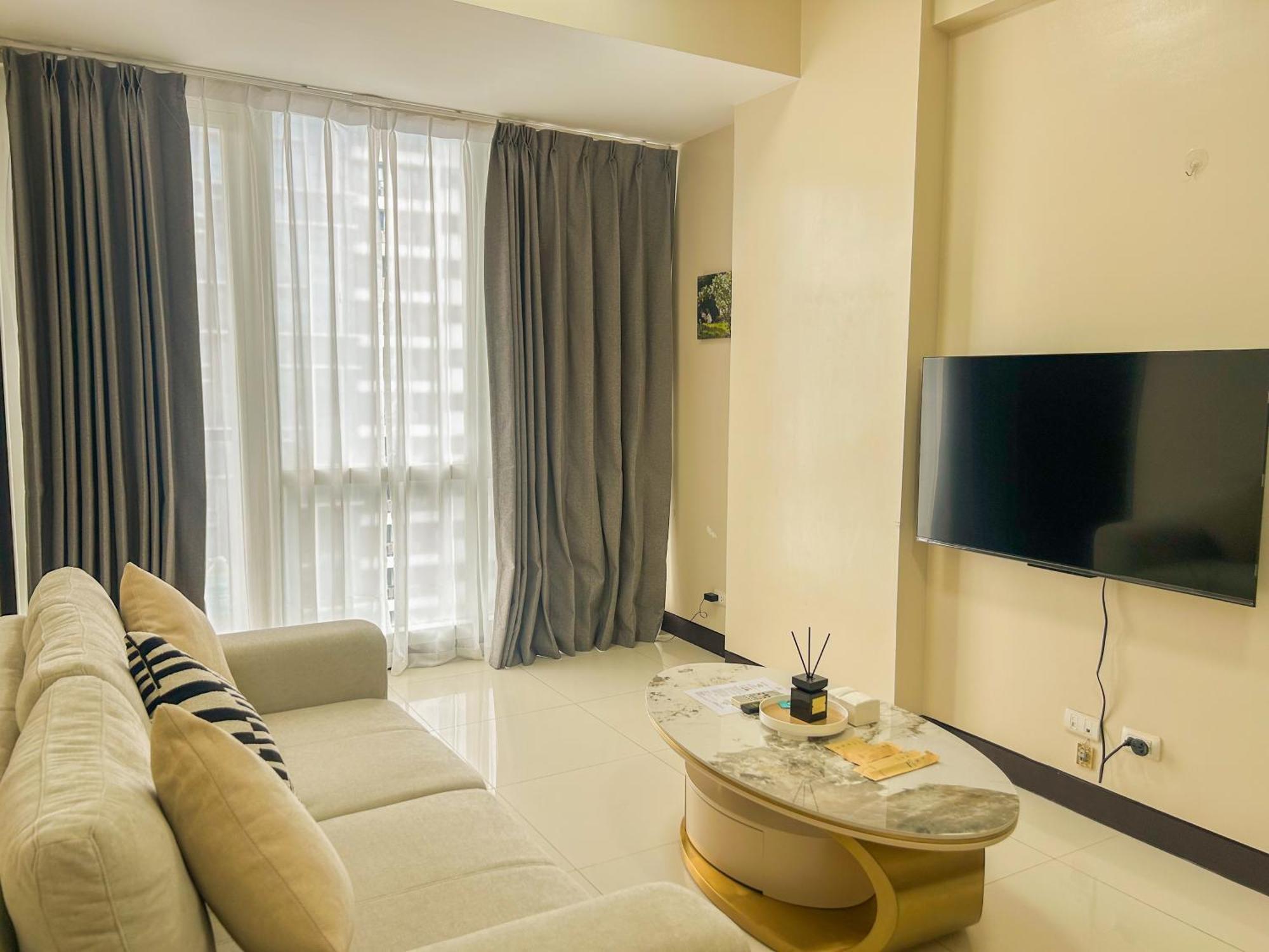 Modern 1br W Exclusive Pool Access *