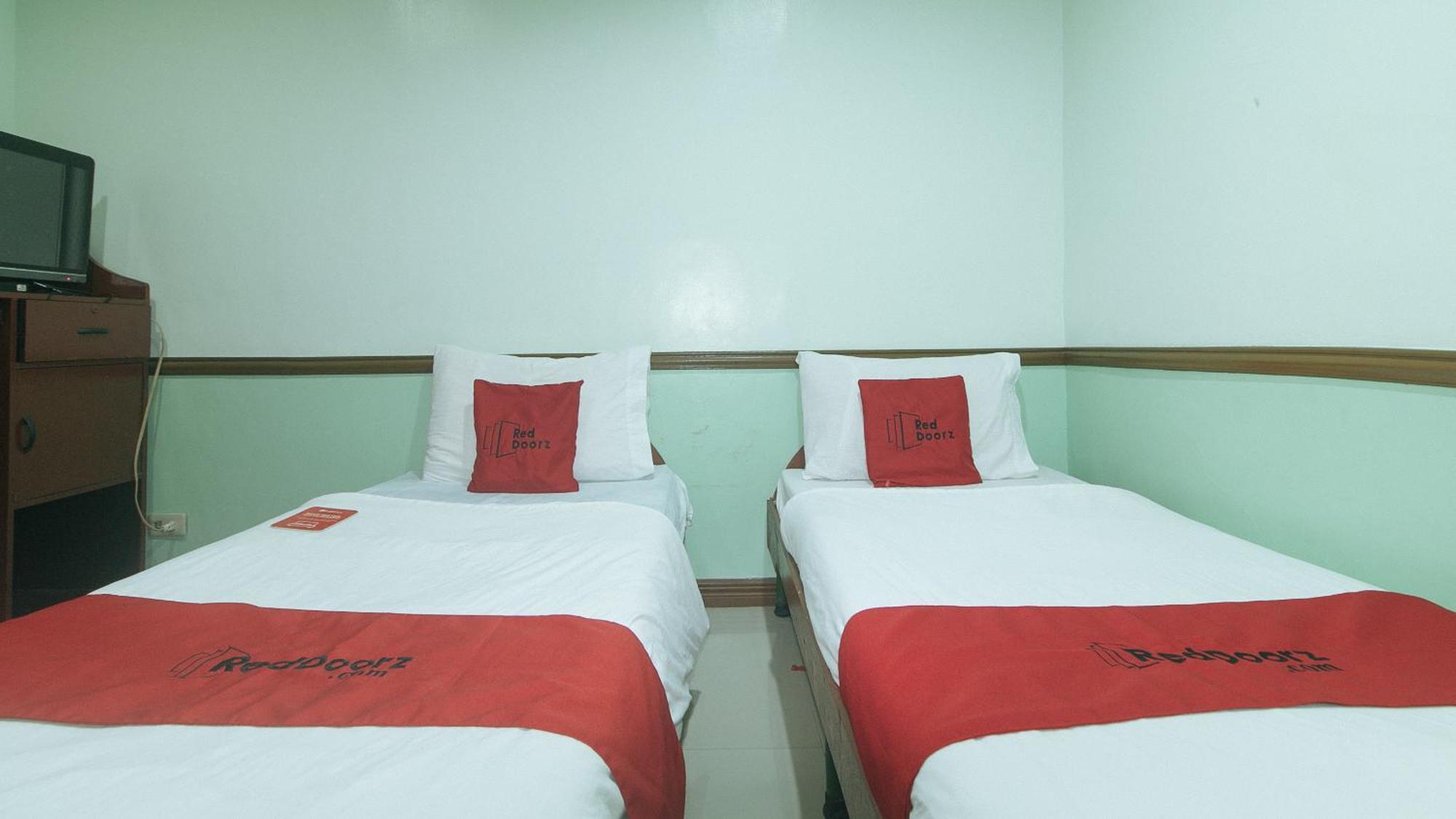 Reddoorz At Maanyag House Mandaue Hotel 2*