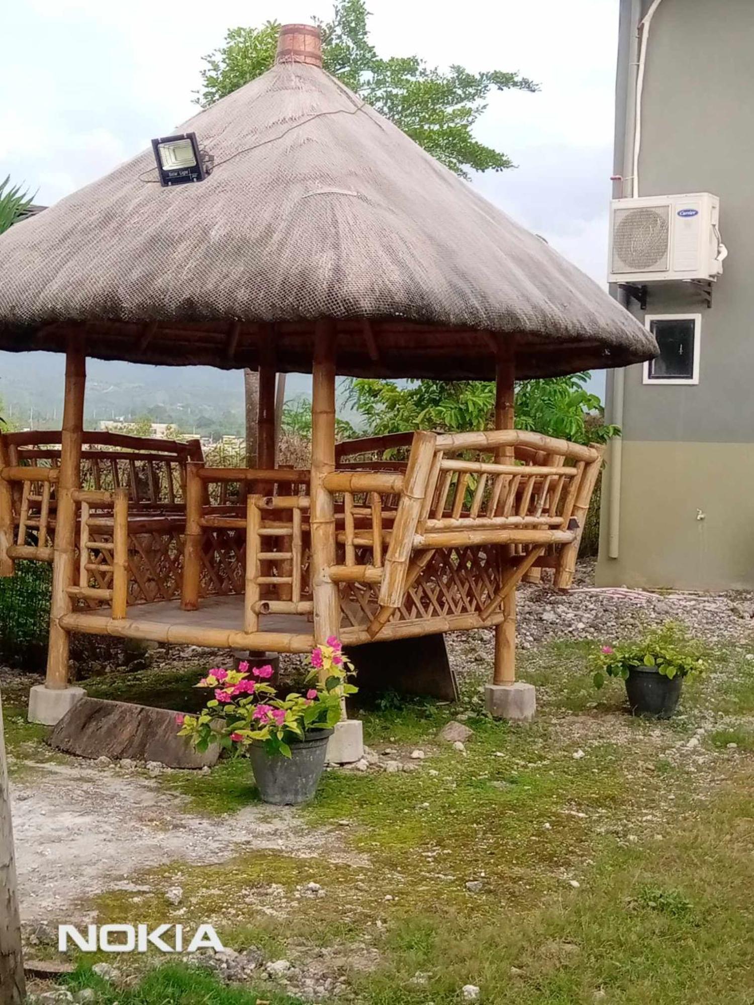 Hostel Grae's Apartelle Moalboal