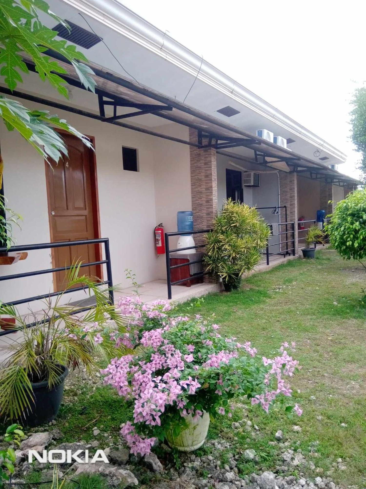 Grae's Apartelle Hostel *