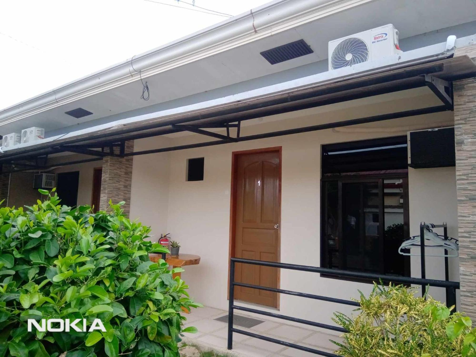 Grae's Apartelle Hostel Moalboal