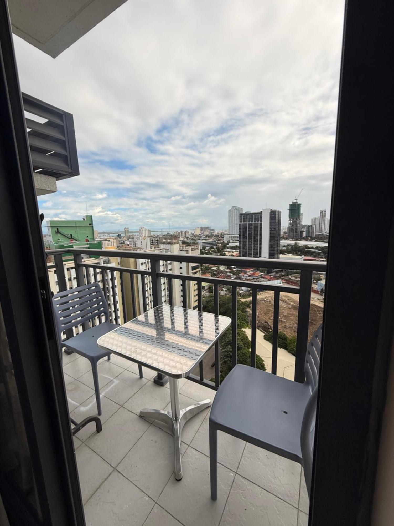 Aparthotel Arlowes At 20f Grand Residences Cebu