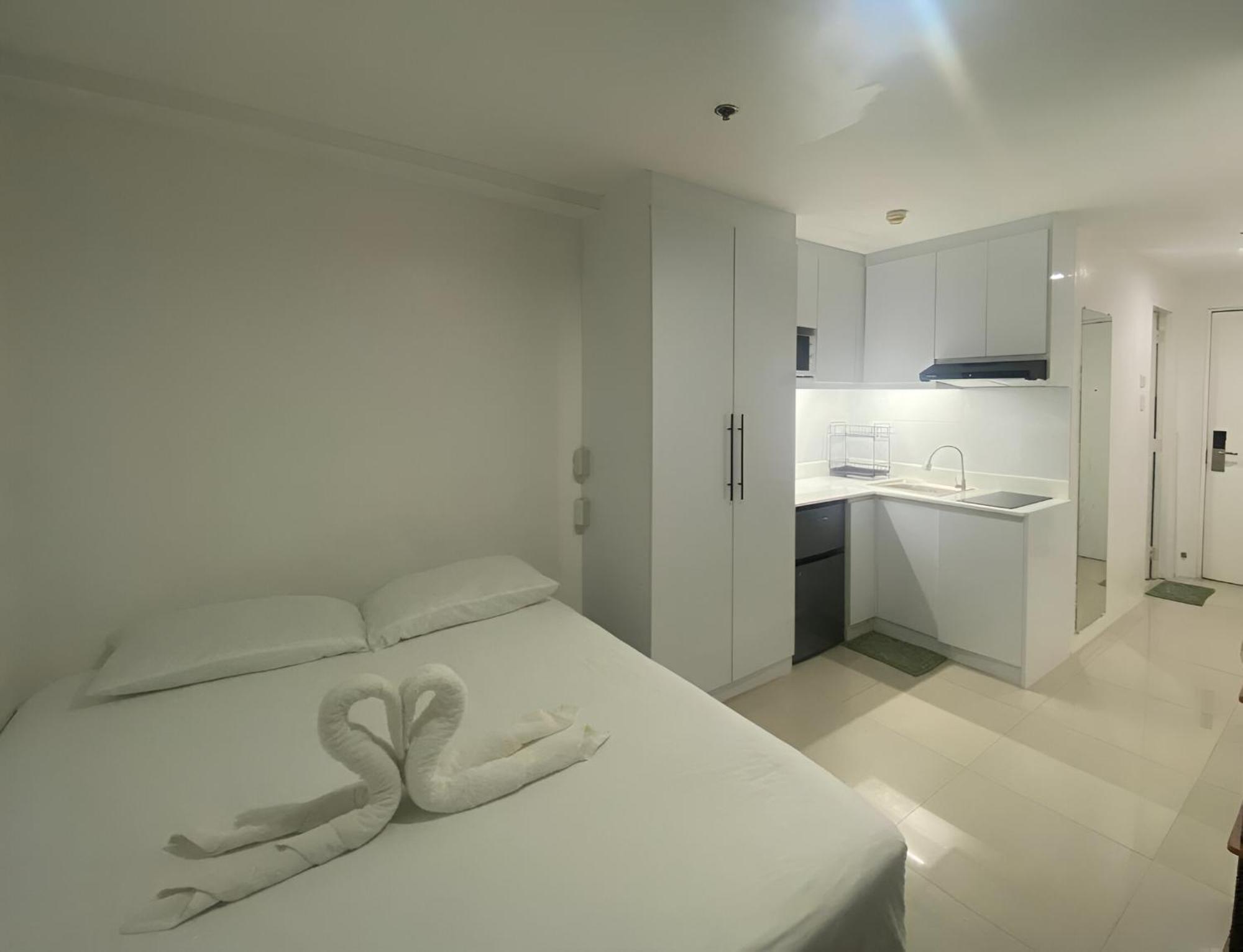 Cityscape Tower 2 In Midtown Apartment
