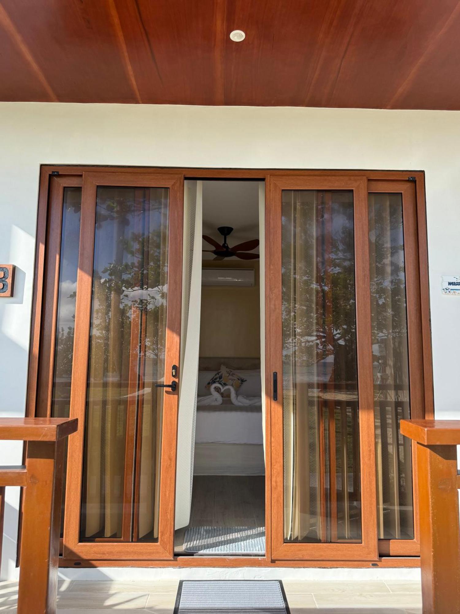Hotel Chellie Rose Bantayan