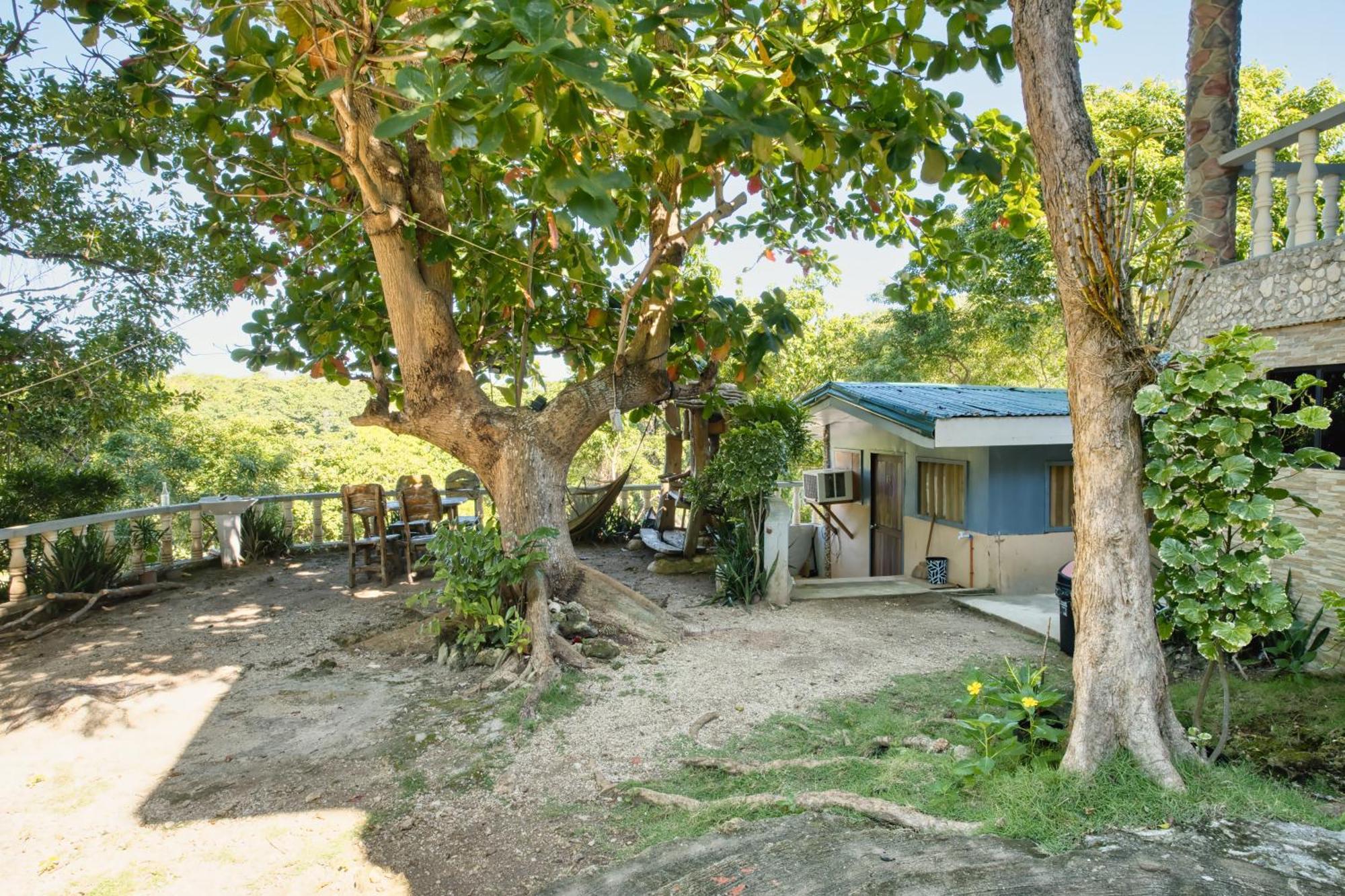 Pilar Pilapil House In Malapascua