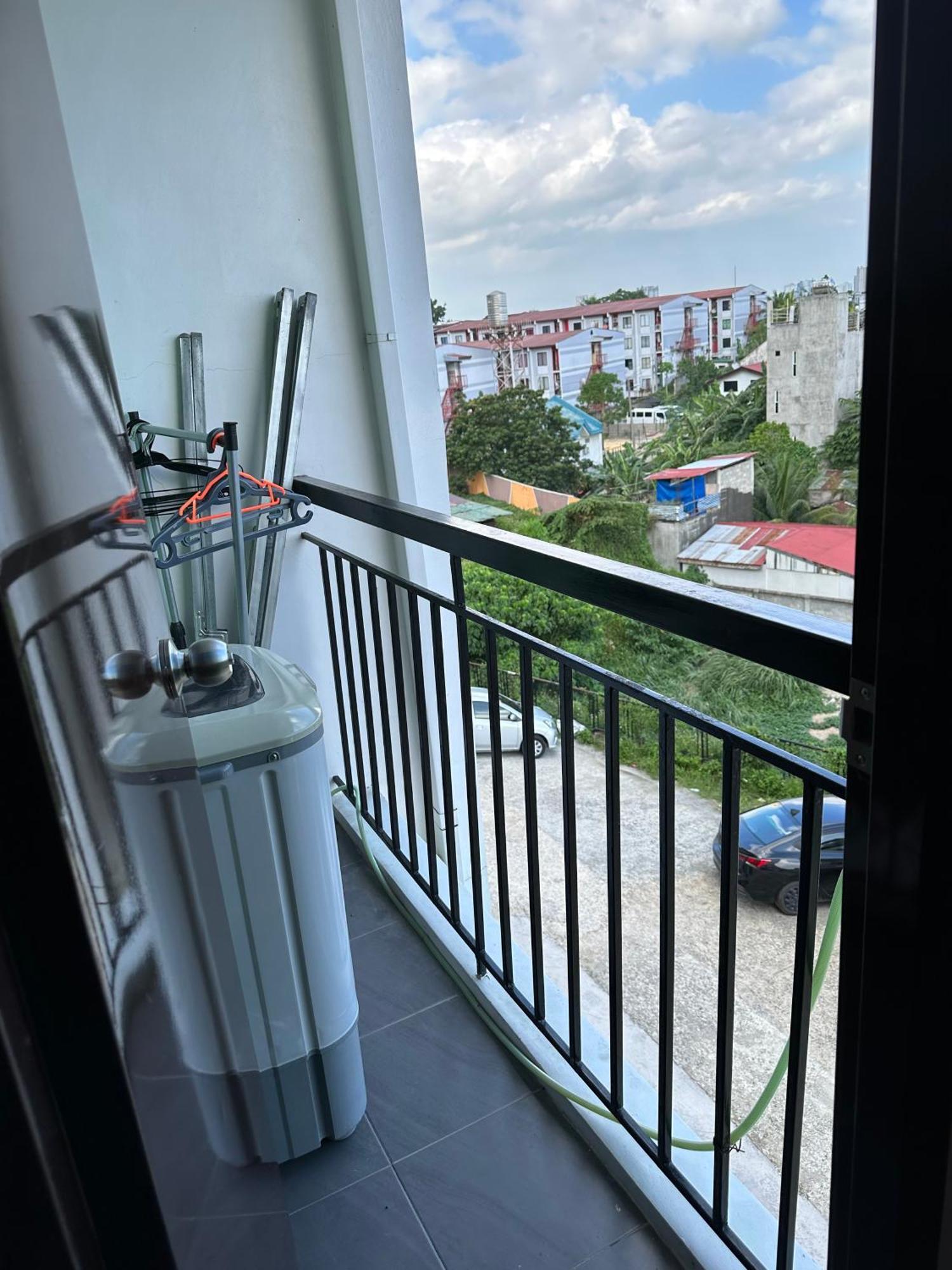 2 Bedroom Unit-wifi-a/c-hot Shower Apartment
