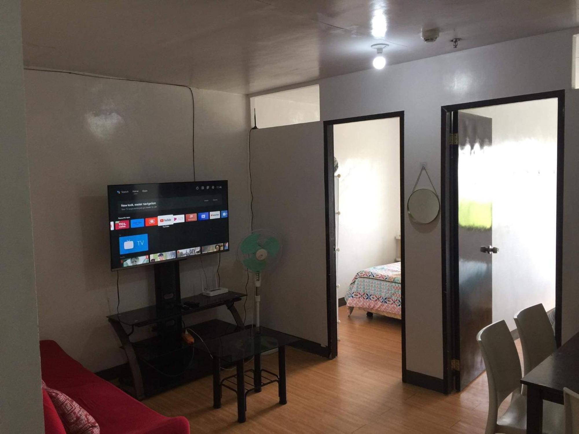 Apartment 2 Bedroom Unit-wifi-a/c-hot Shower