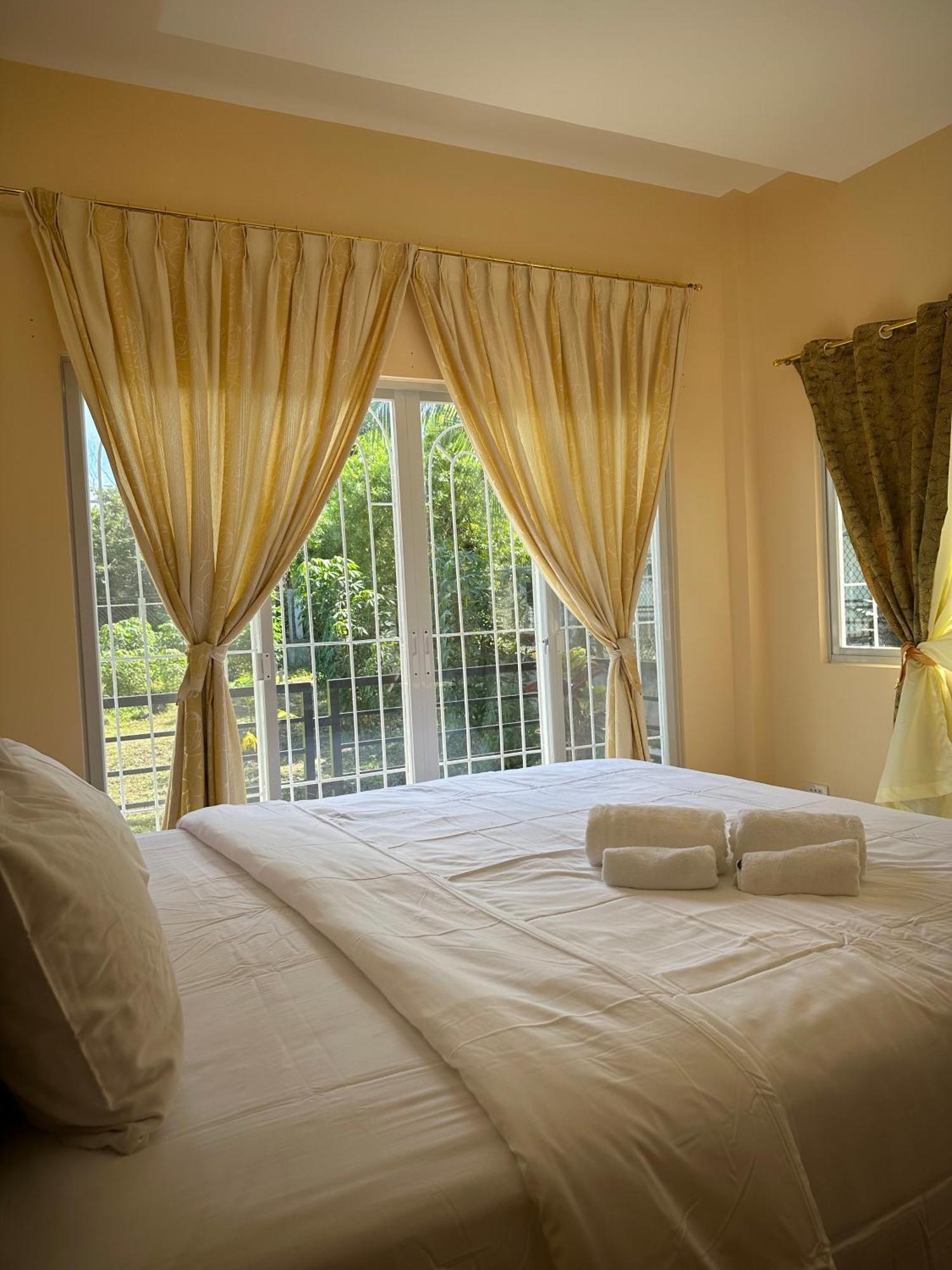 Jenny's White Haven San Francisco (Cebu)