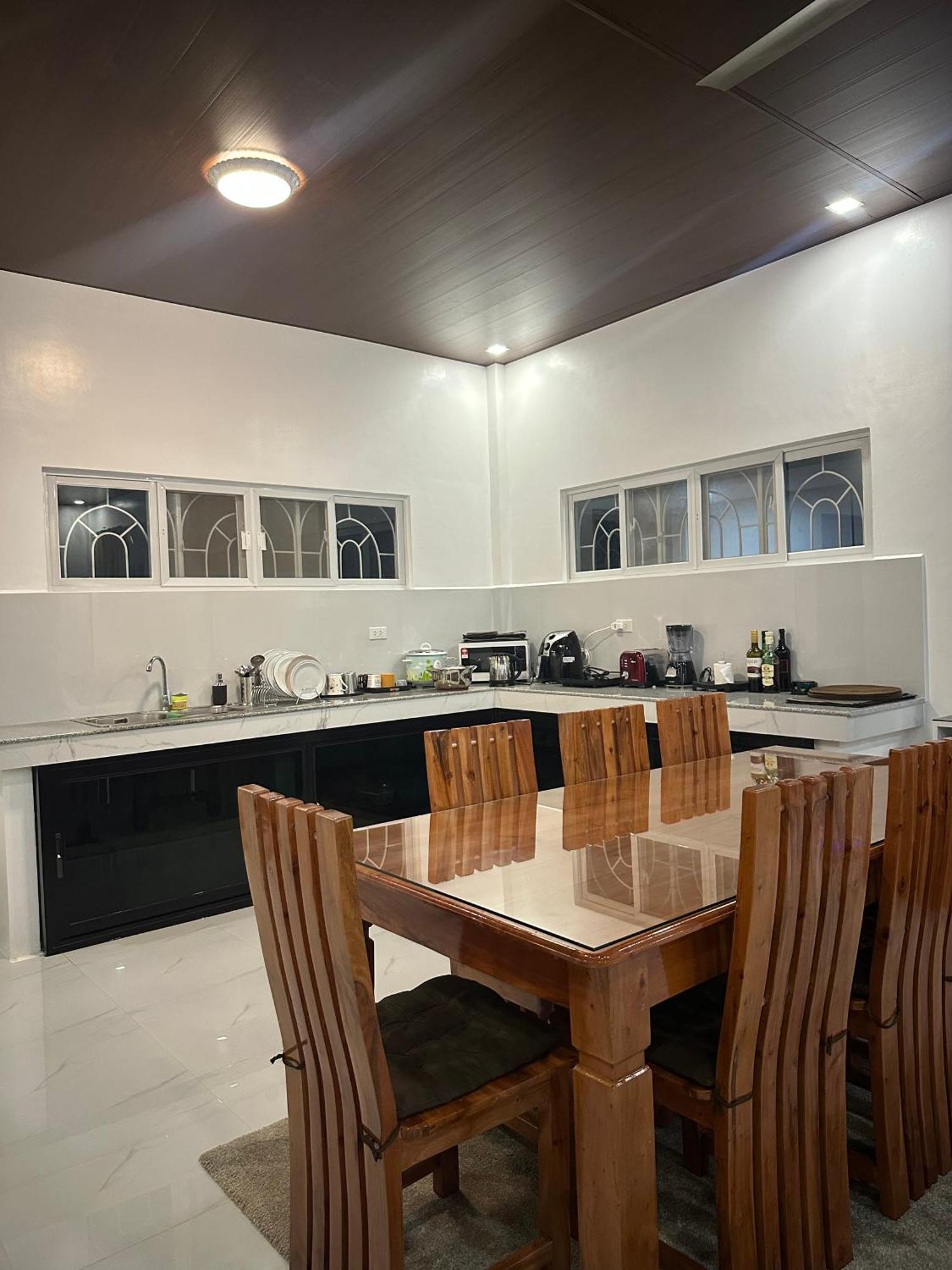 Jenny's White Haven Guest house San Francisco (Cebu)