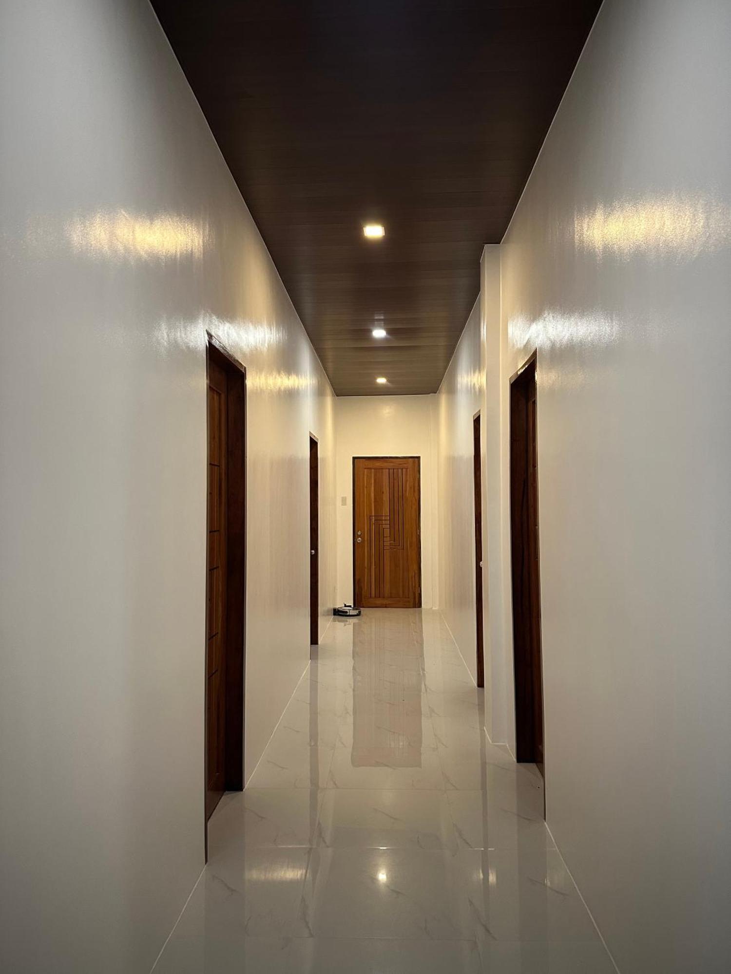 Jenny's White Haven * San Francisco (Cebu)