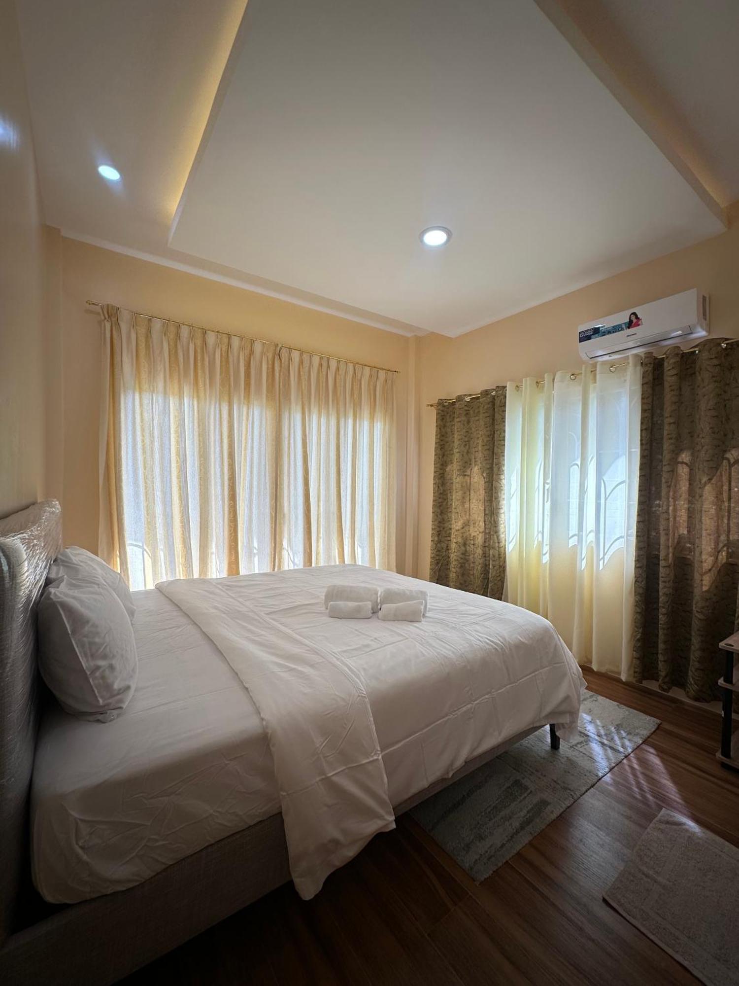 Jenny's White Haven * San Francisco (Cebu)