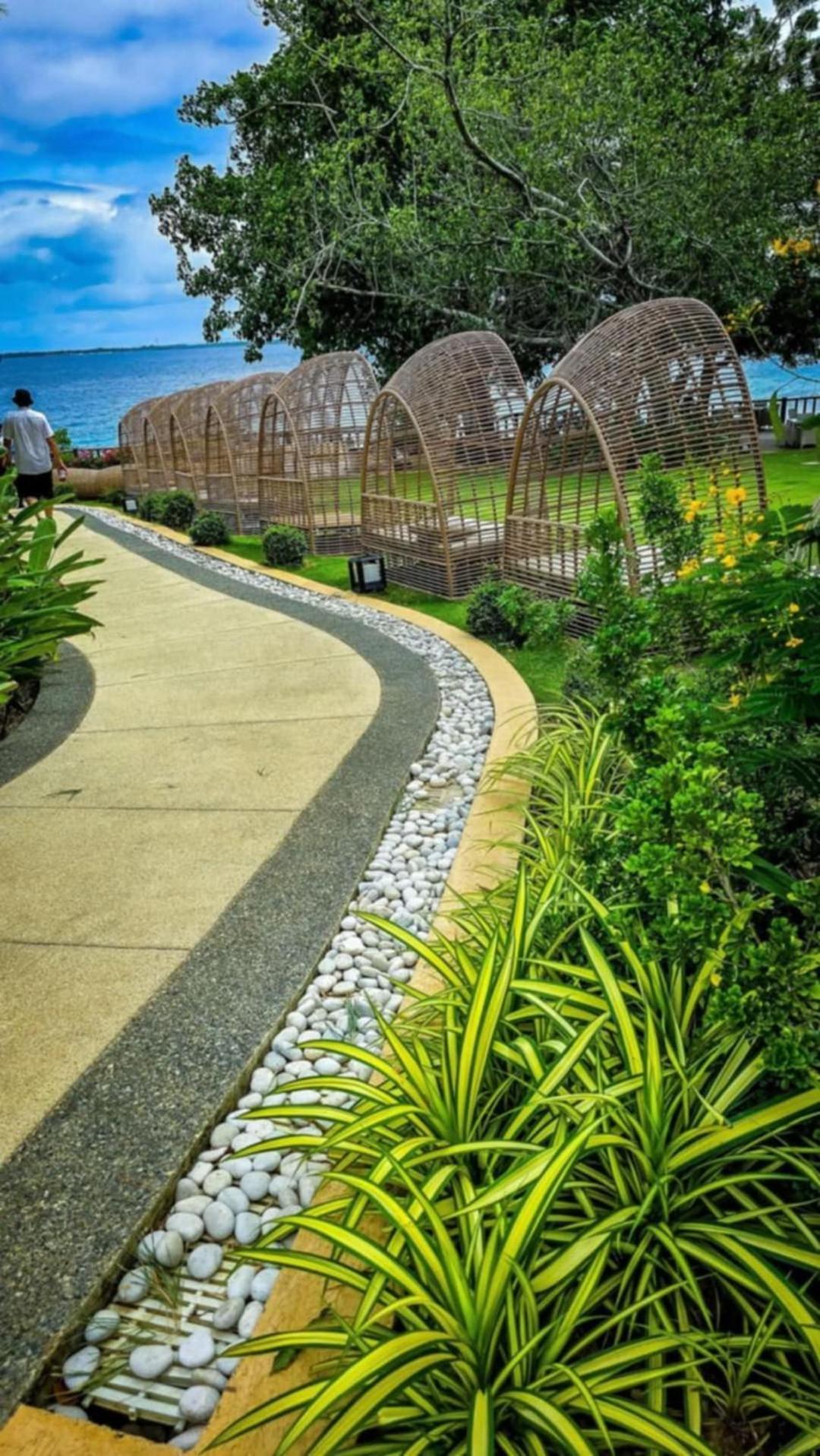 Enjoy The Relaxing Space At The Mactan Newtown