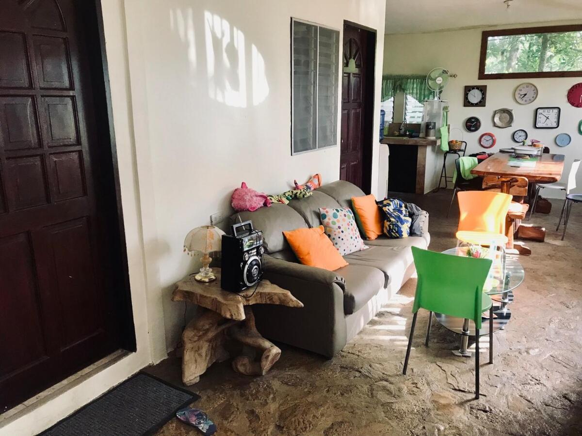Bahay bakasyunan Private Nature Abode Near Beaches And Springs *