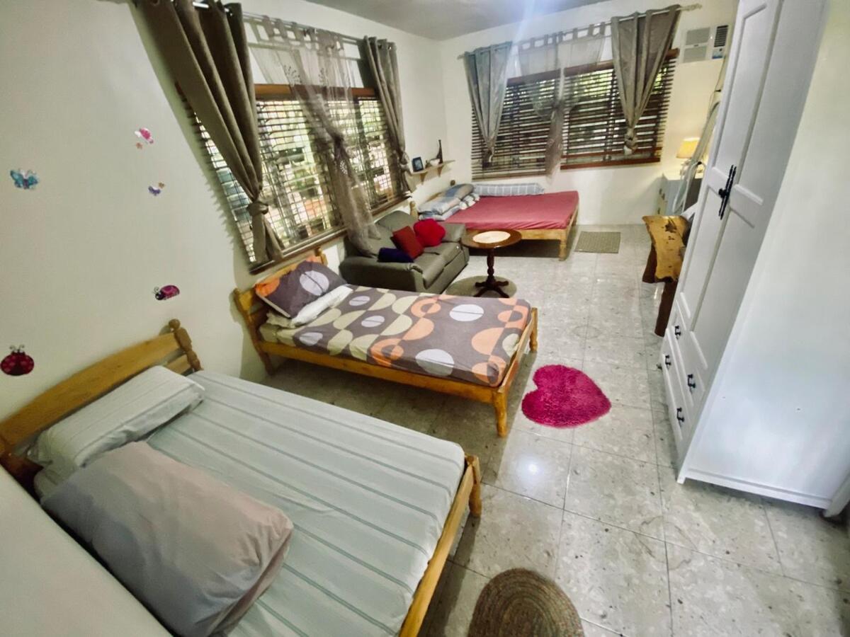 Bahay bakasyunan Private Nature Abode Near Beaches And Springs