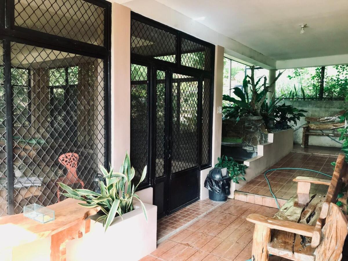 Private Nature Abode Near Beaches And Springs Bahay bakasyunan Tabogon