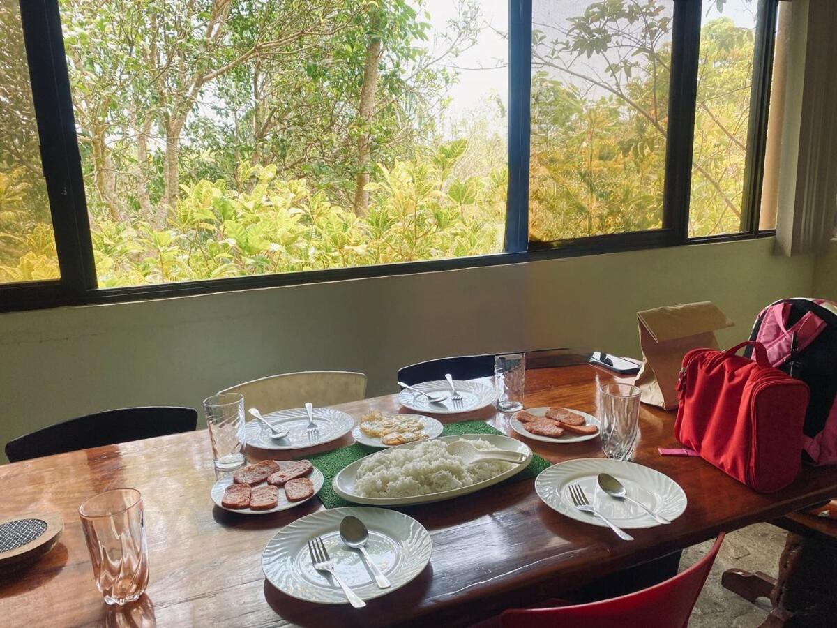 Bahay bakasyunan Private Nature Abode Near Beaches And Springs